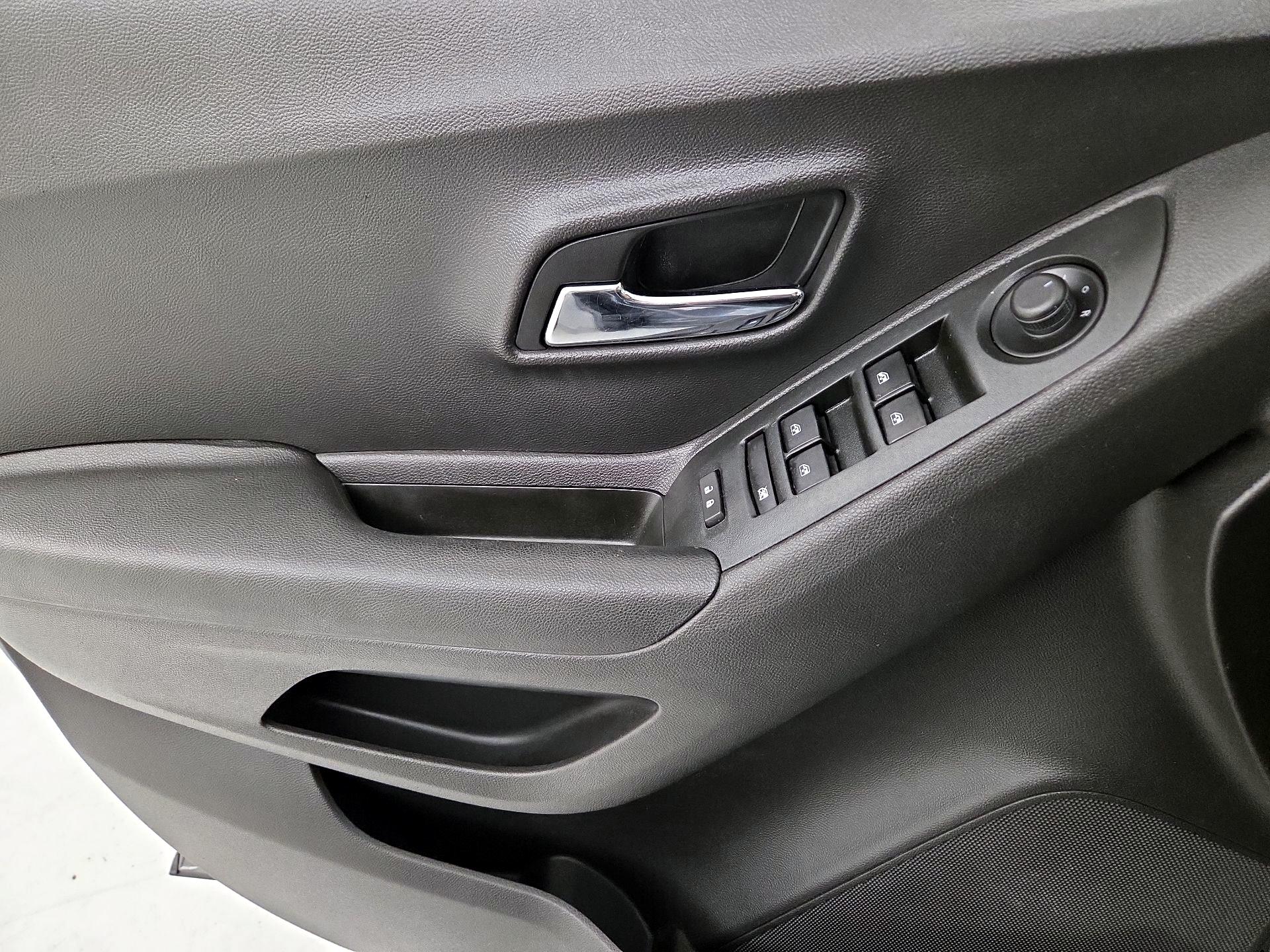 Thumbnail: 2020 Chevrolet Trax - 12