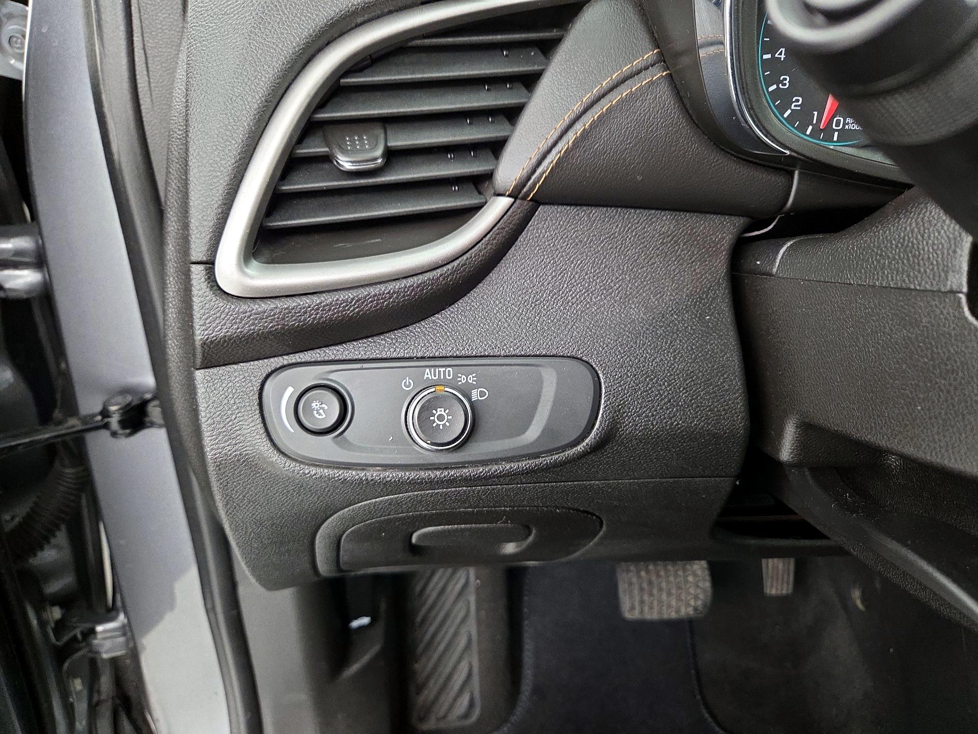 Thumbnail: 2020 Chevrolet Trax - 13