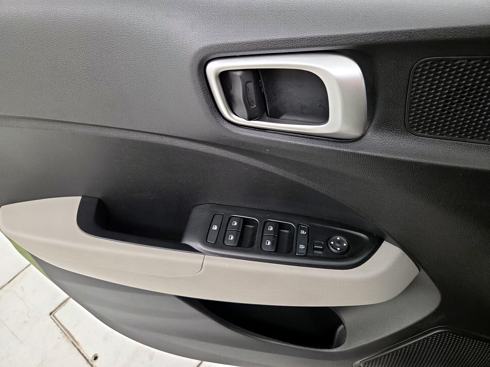 Thumbnail: 2022 Hyundai Venue - 12