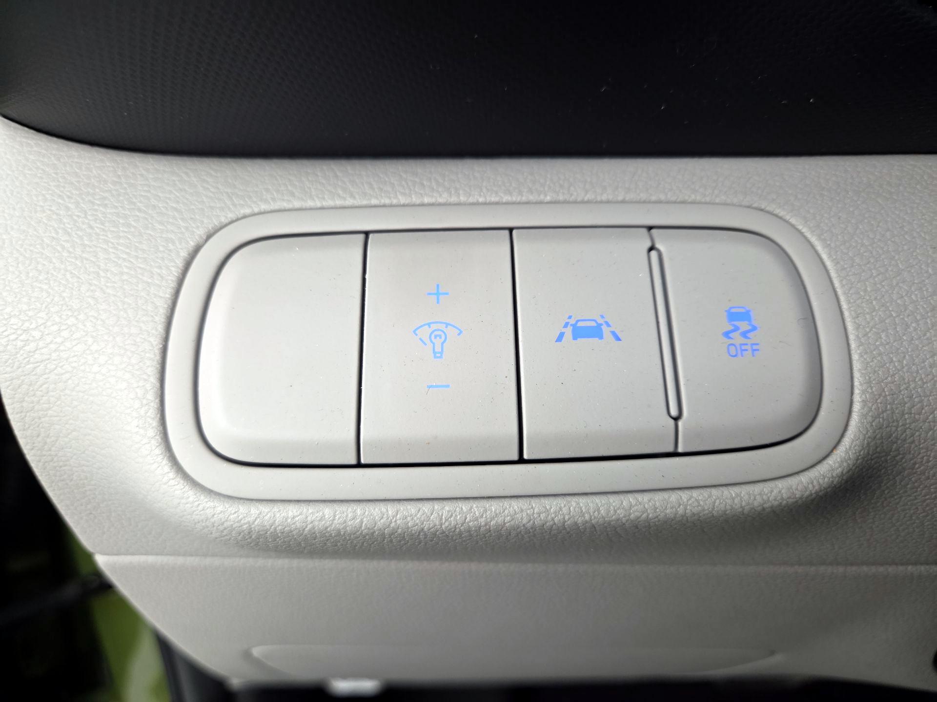 Thumbnail: 2022 Hyundai Venue - 13