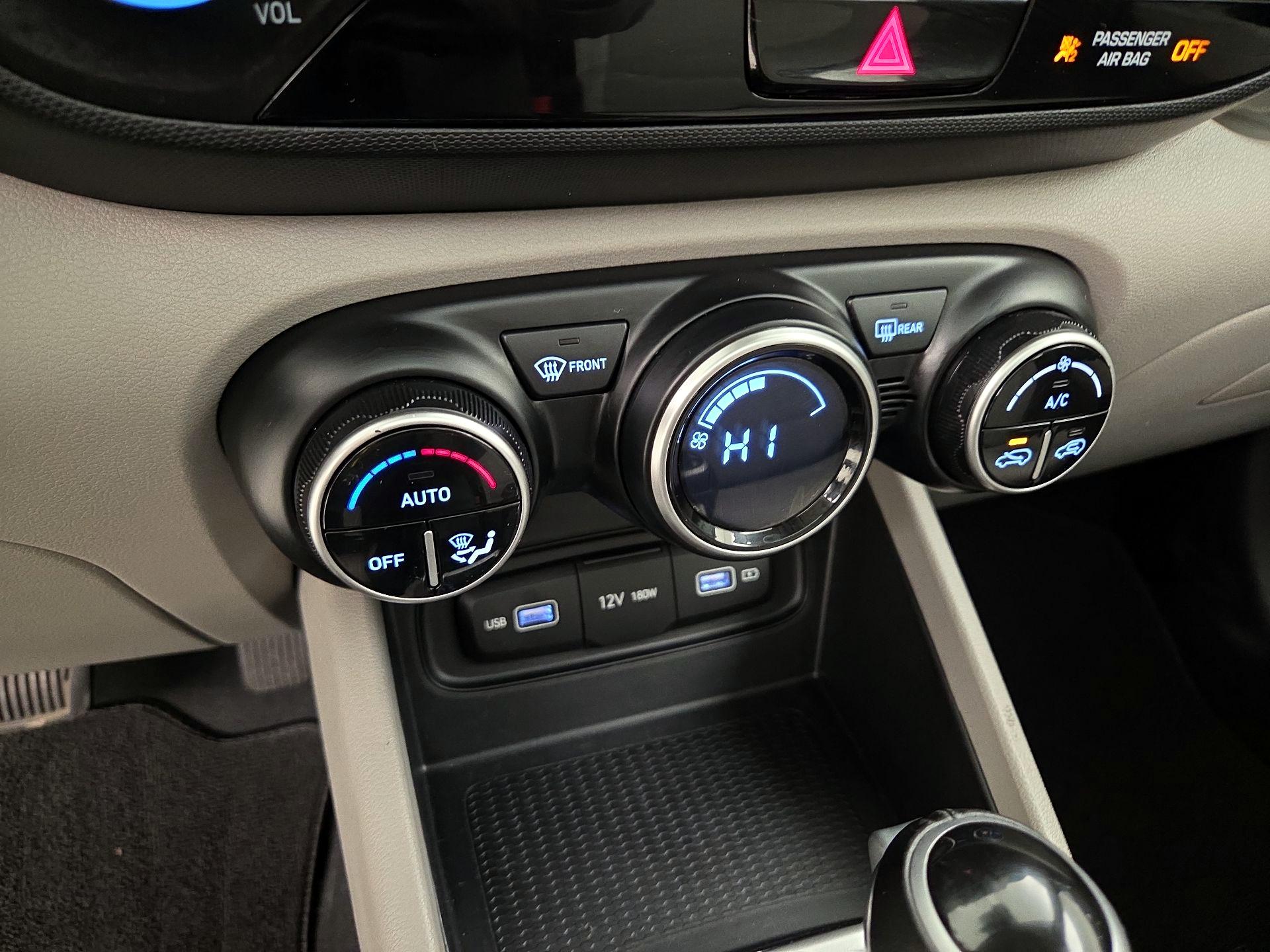 Thumbnail: 2022 Hyundai Venue - 16