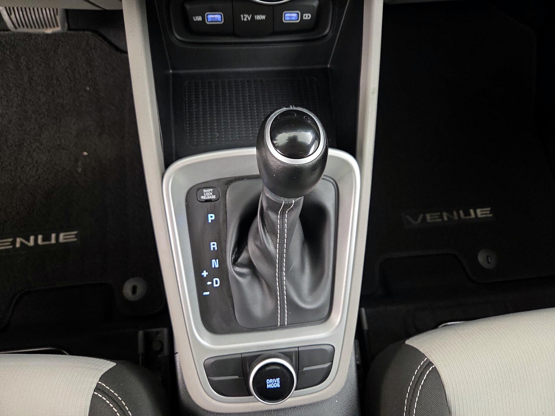 Thumbnail: 2022 Hyundai Venue - 17