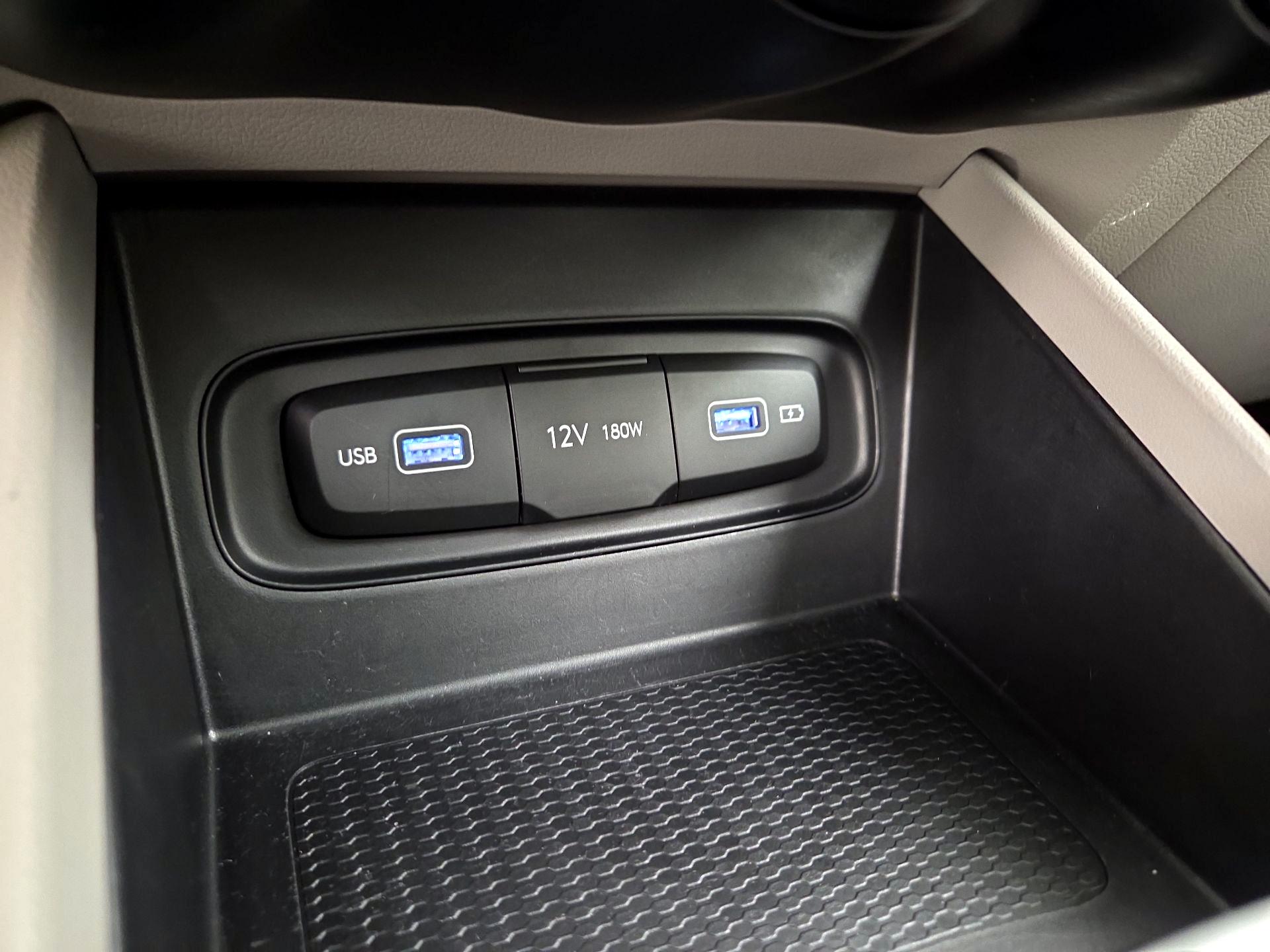 Thumbnail: 2022 Hyundai Venue - 18