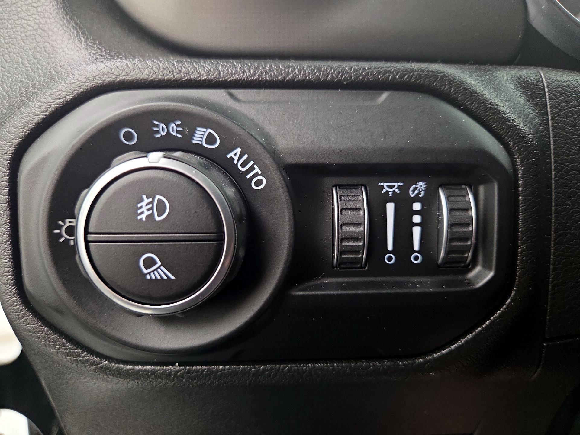 Thumbnail: 2022 Jeep Gladiator - 11