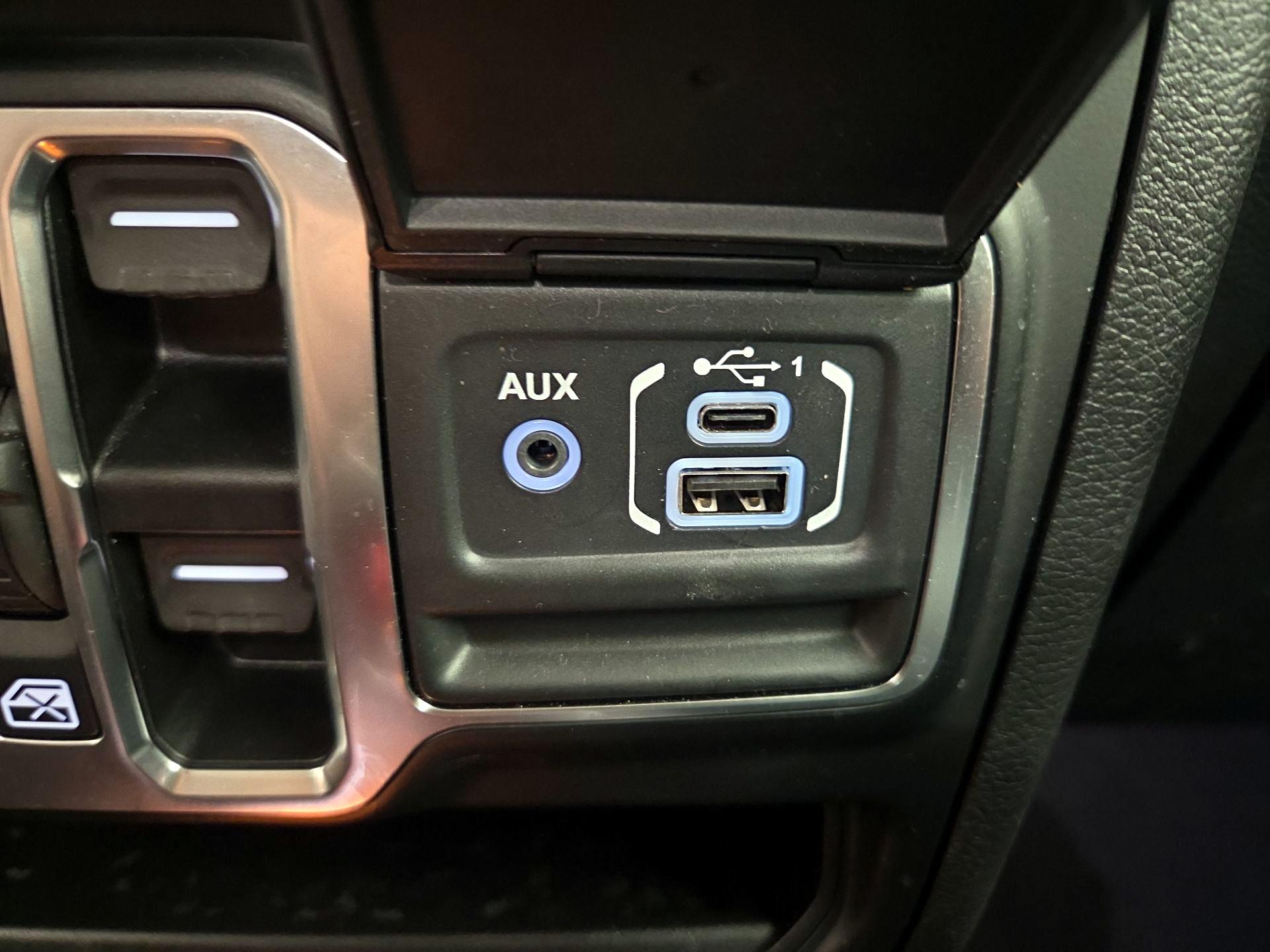 Thumbnail: 2022 Jeep Gladiator - 16