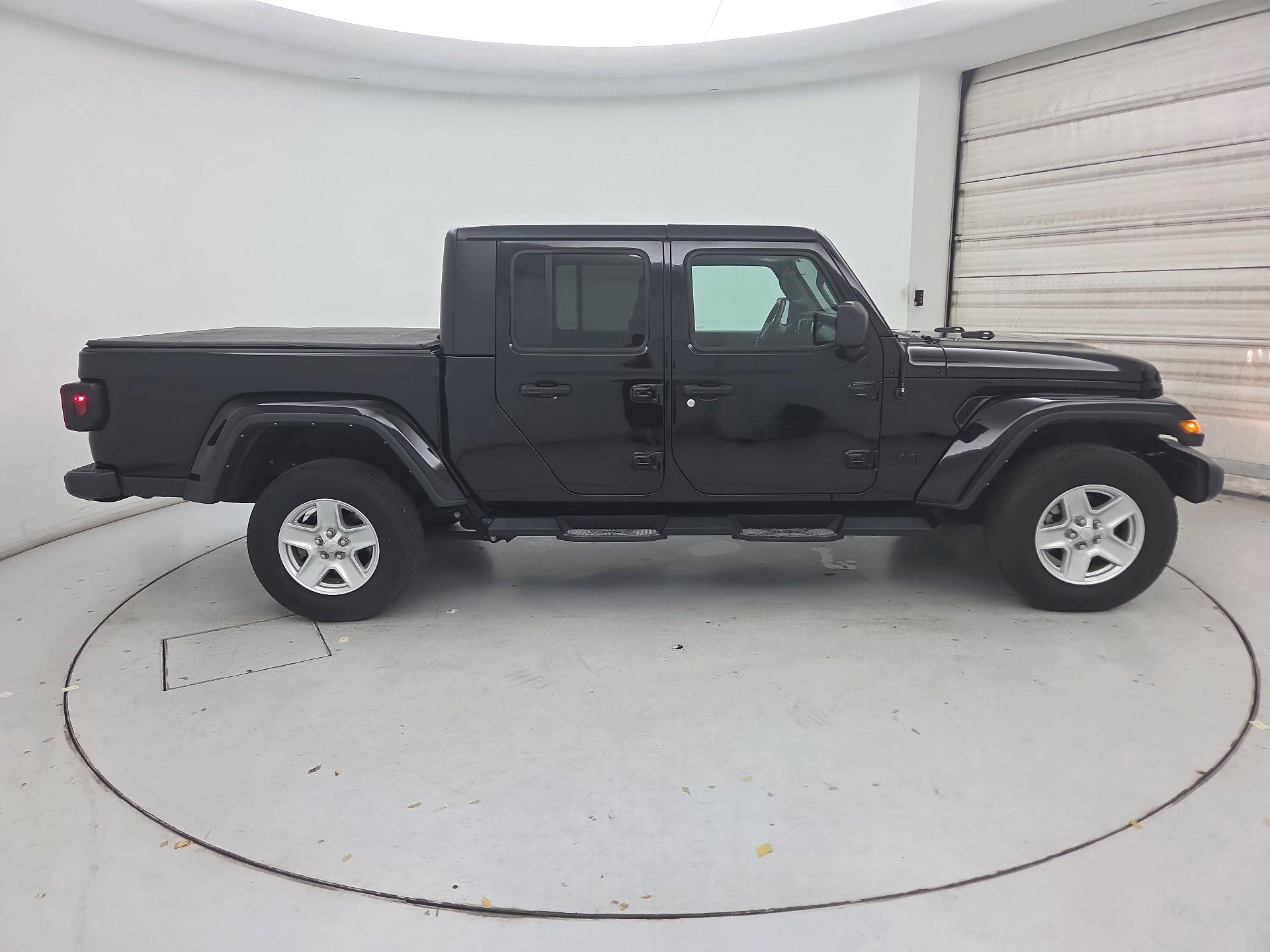 Thumbnail: 2022 Jeep Gladiator - 4