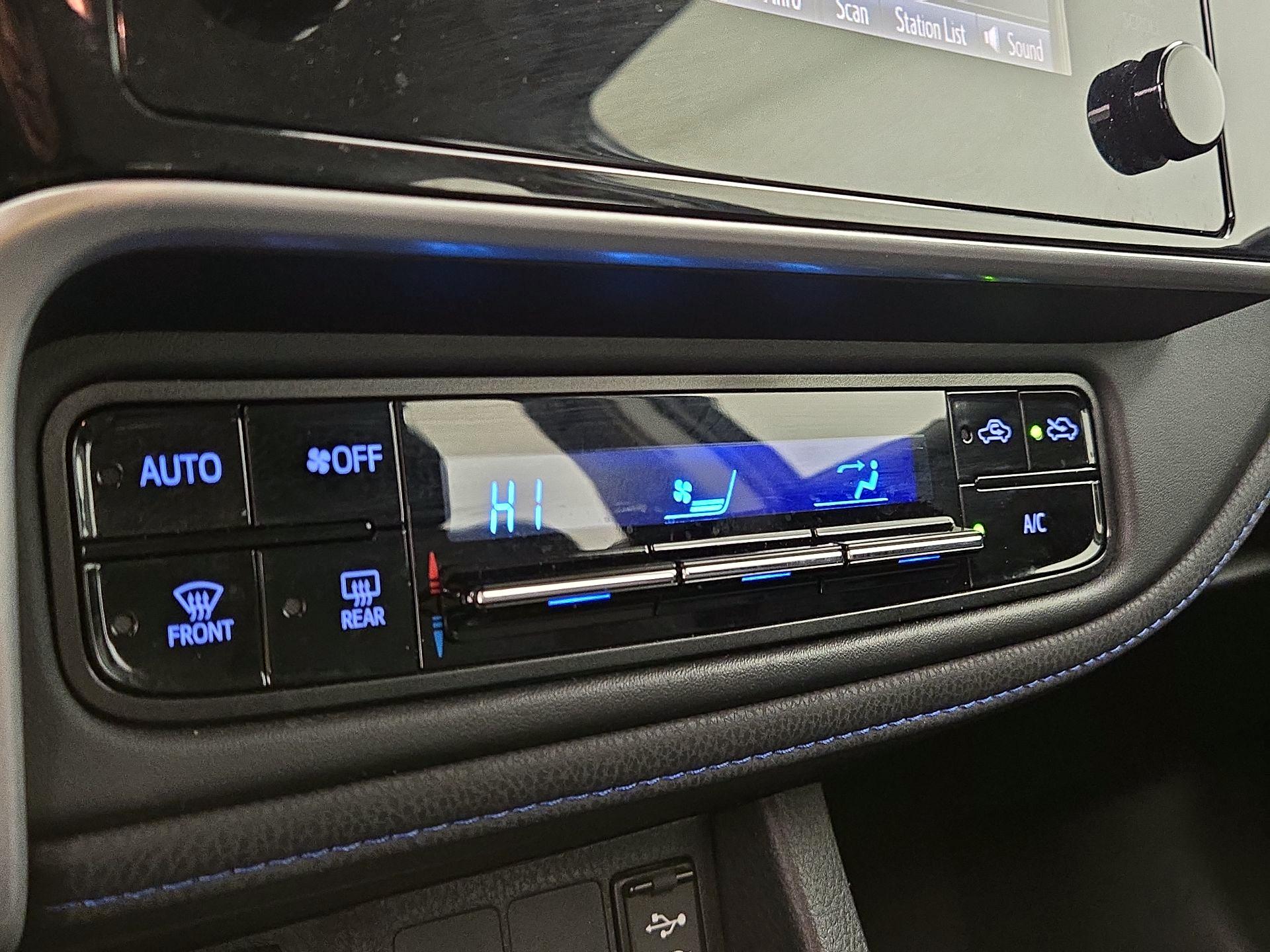 Thumbnail: 2018 Toyota Corolla - 15