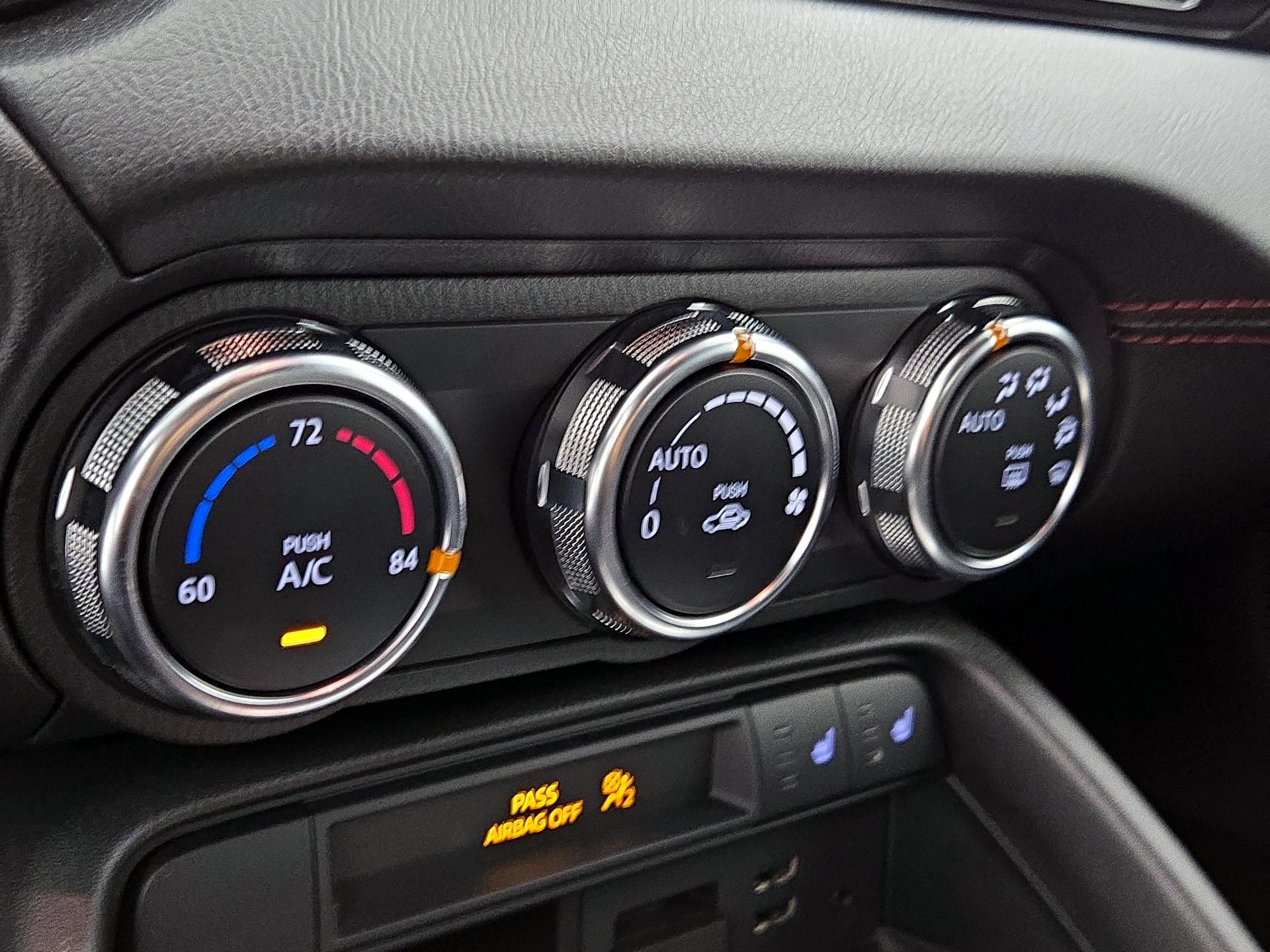 Thumbnail: 2019 Mazda MX-5 Miata - 16