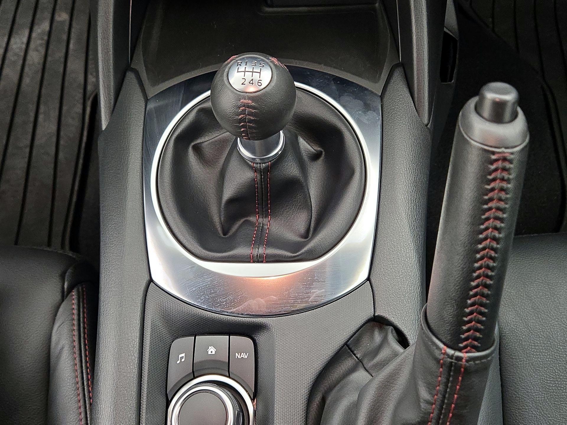 Thumbnail: 2019 Mazda MX-5 Miata - 17