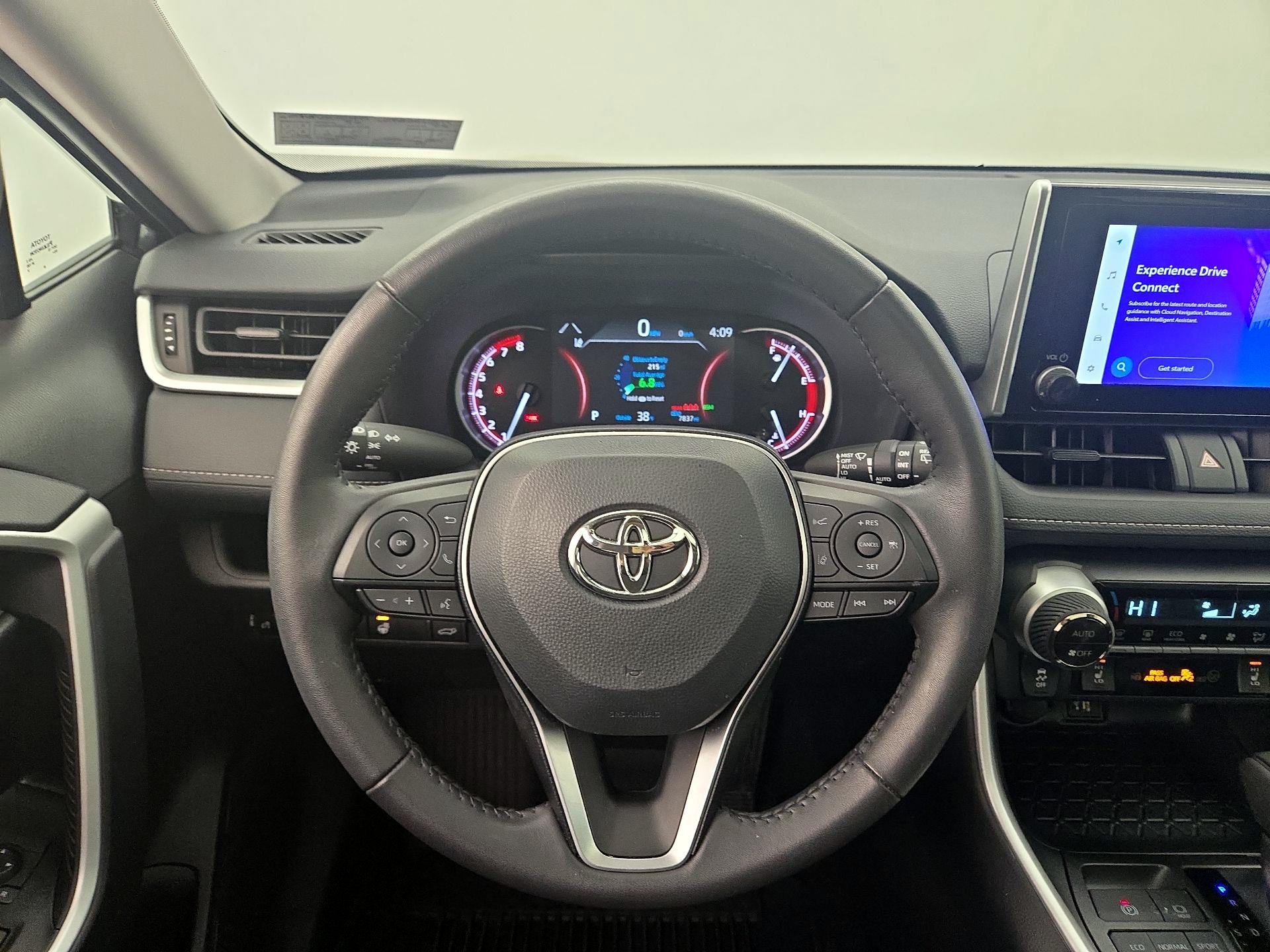 Thumbnail: 2025 Toyota RAV4 - 10