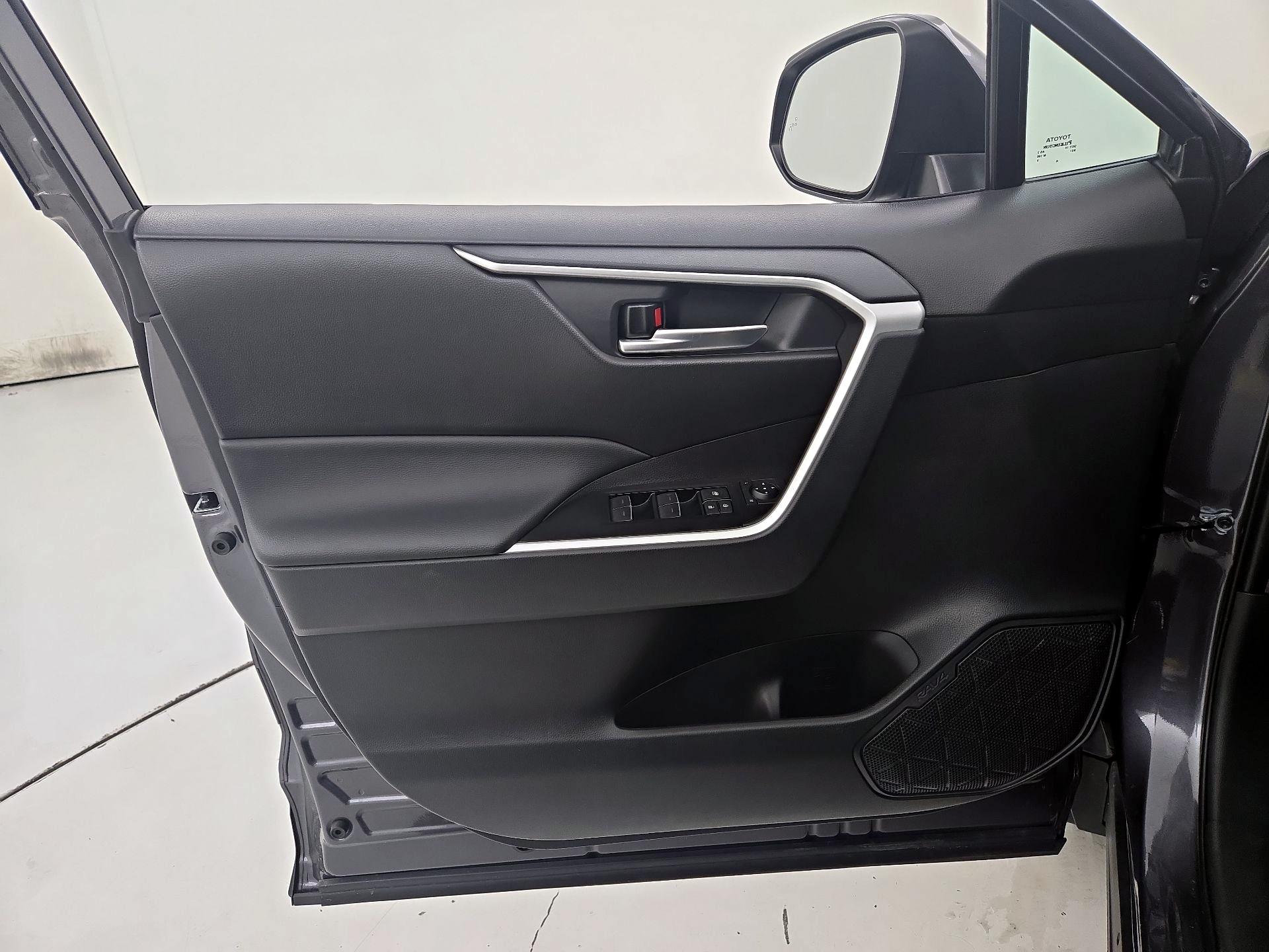 Thumbnail: 2025 Toyota RAV4 - 12