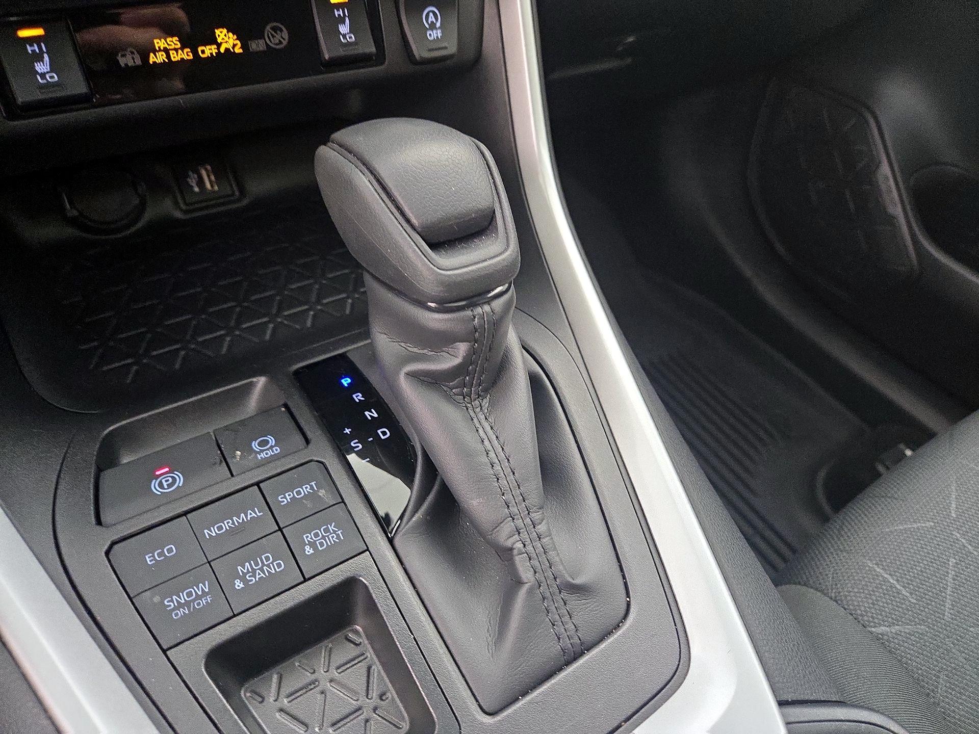 Thumbnail: 2025 Toyota RAV4 - 17