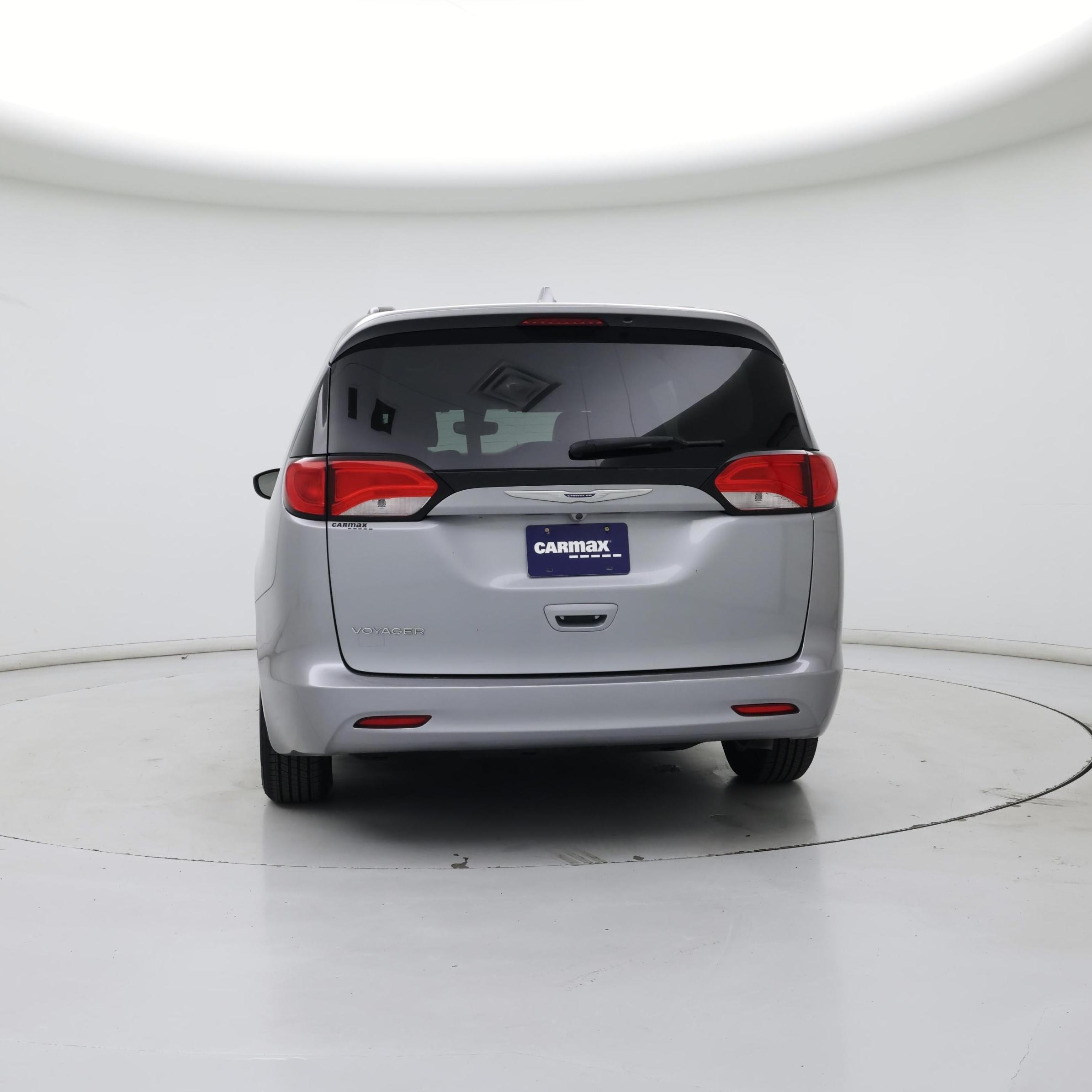 Thumbnail: 2020 Chrysler Voyager - 6