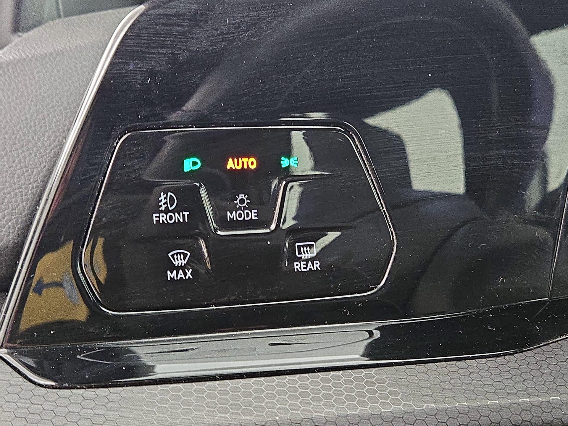 Thumbnail: 2022 Volkswagen Golf - 13