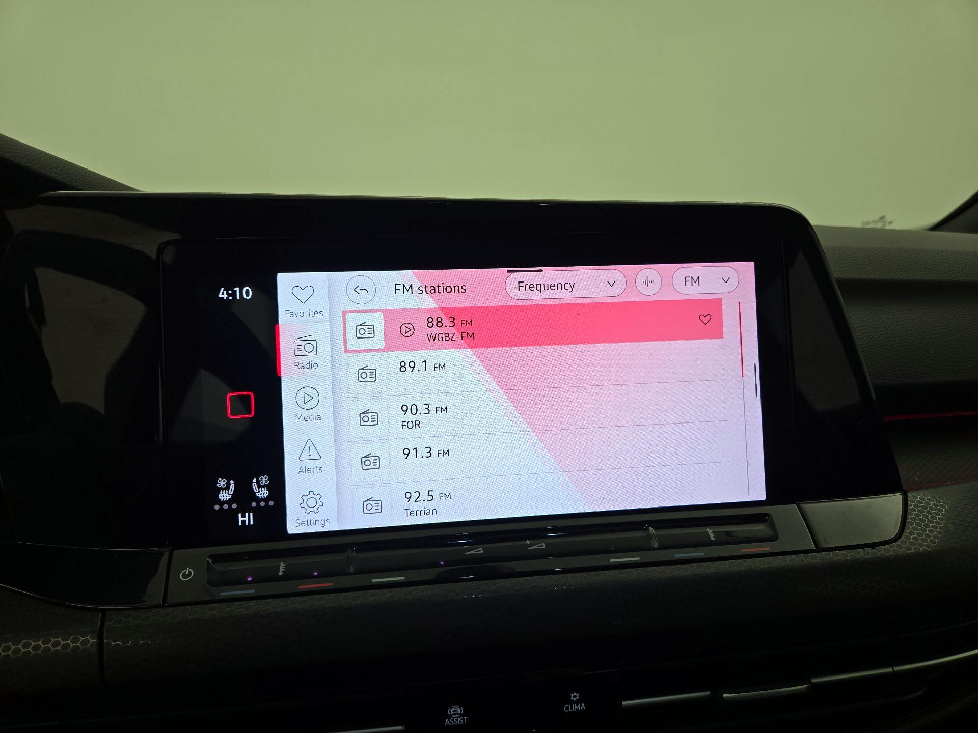 Thumbnail: 2022 Volkswagen Golf - 16