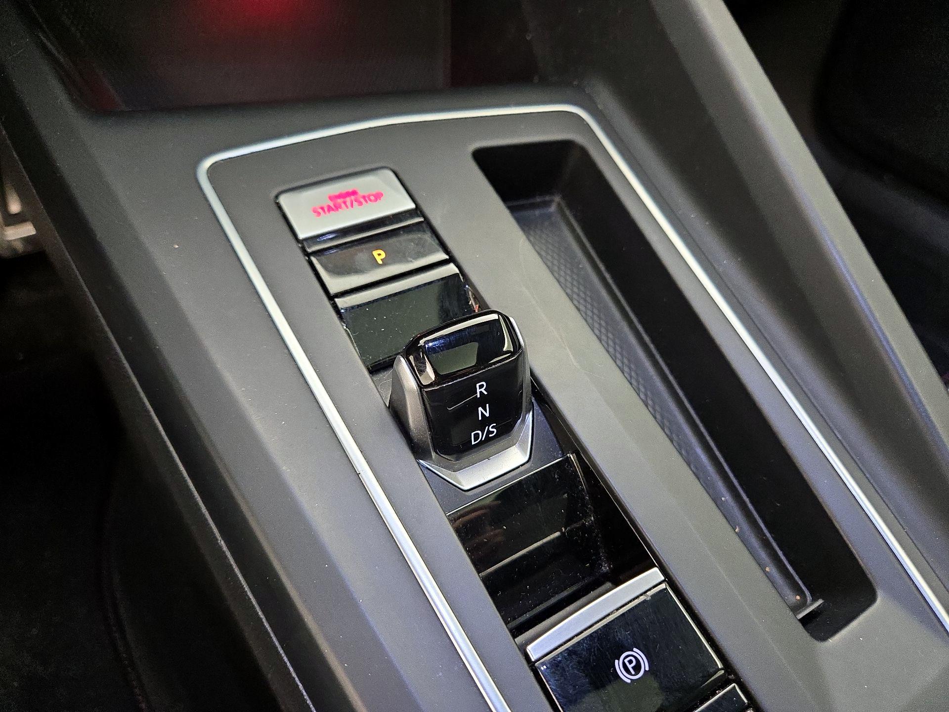 Thumbnail: 2022 Volkswagen Golf - 18