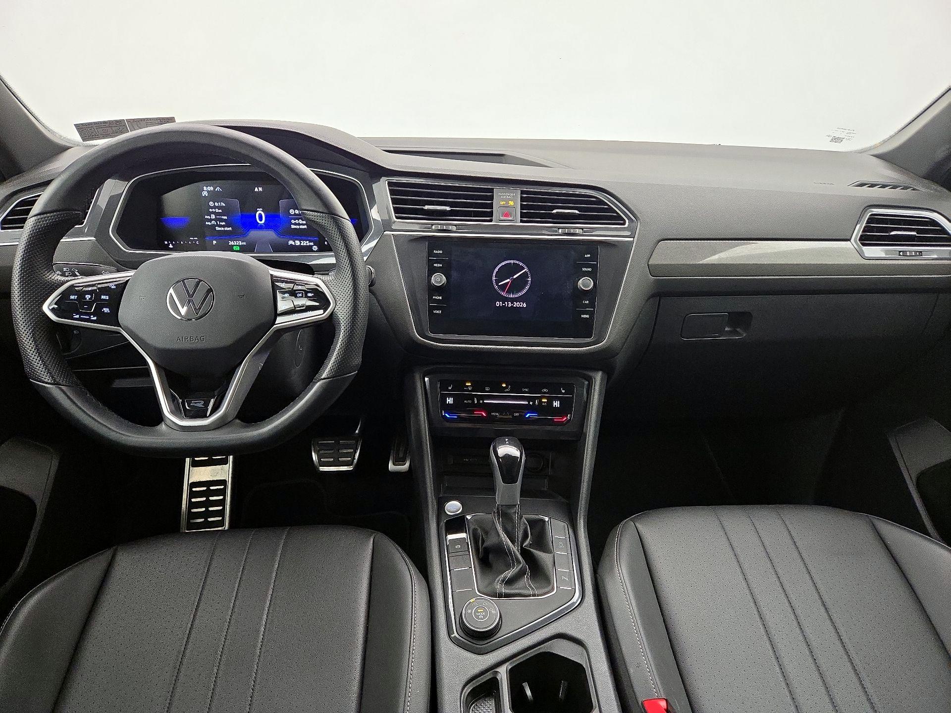 Thumbnail: 2023 Volkswagen Tiguan - 9