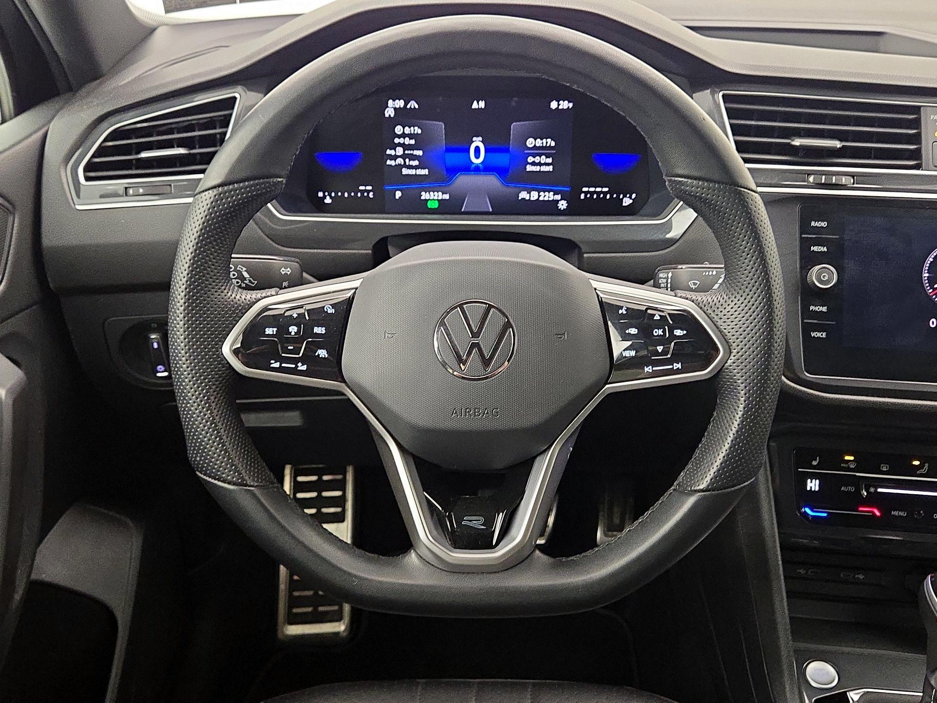 Thumbnail: 2023 Volkswagen Tiguan - 10