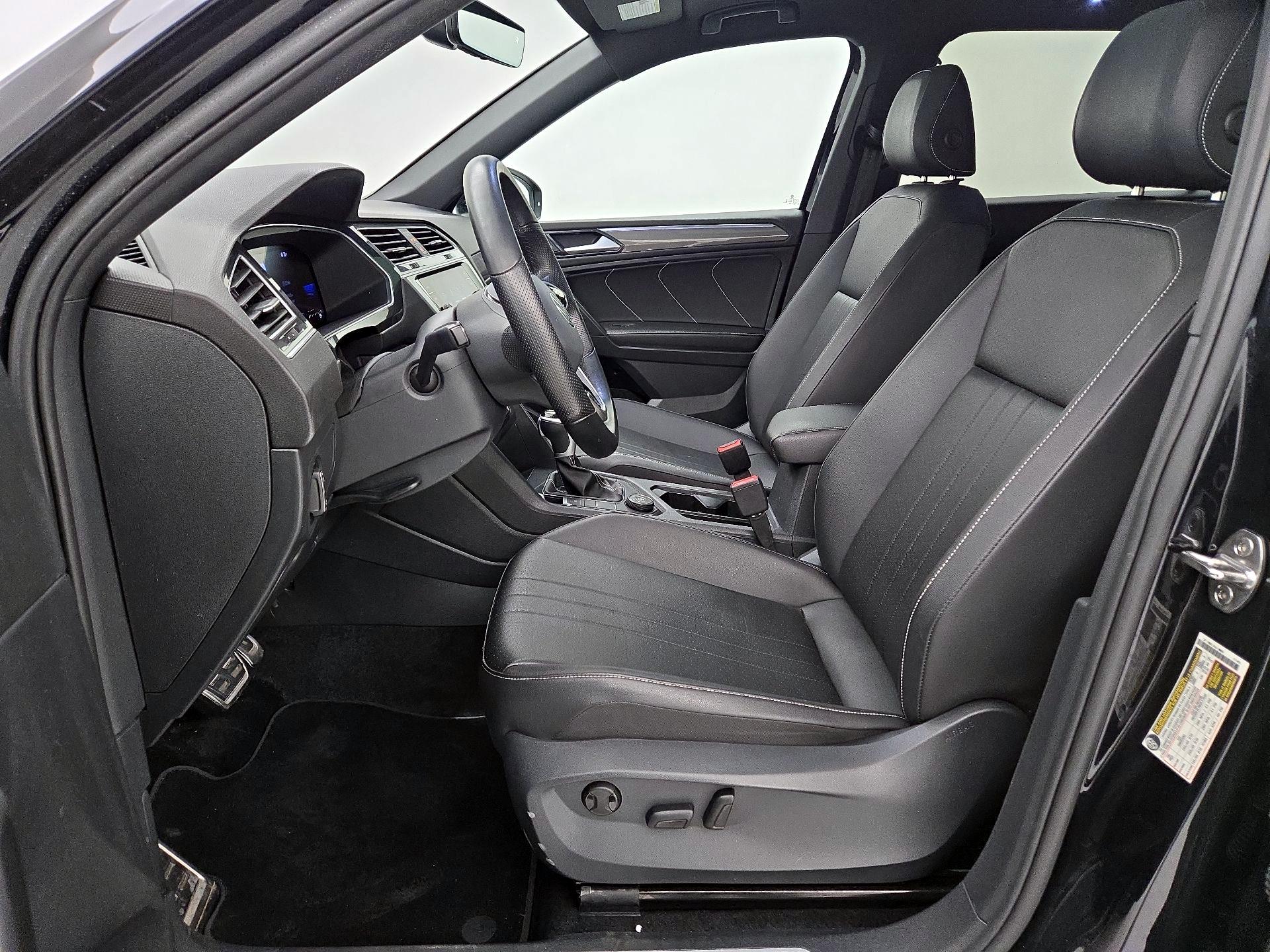 Thumbnail: 2023 Volkswagen Tiguan - 11