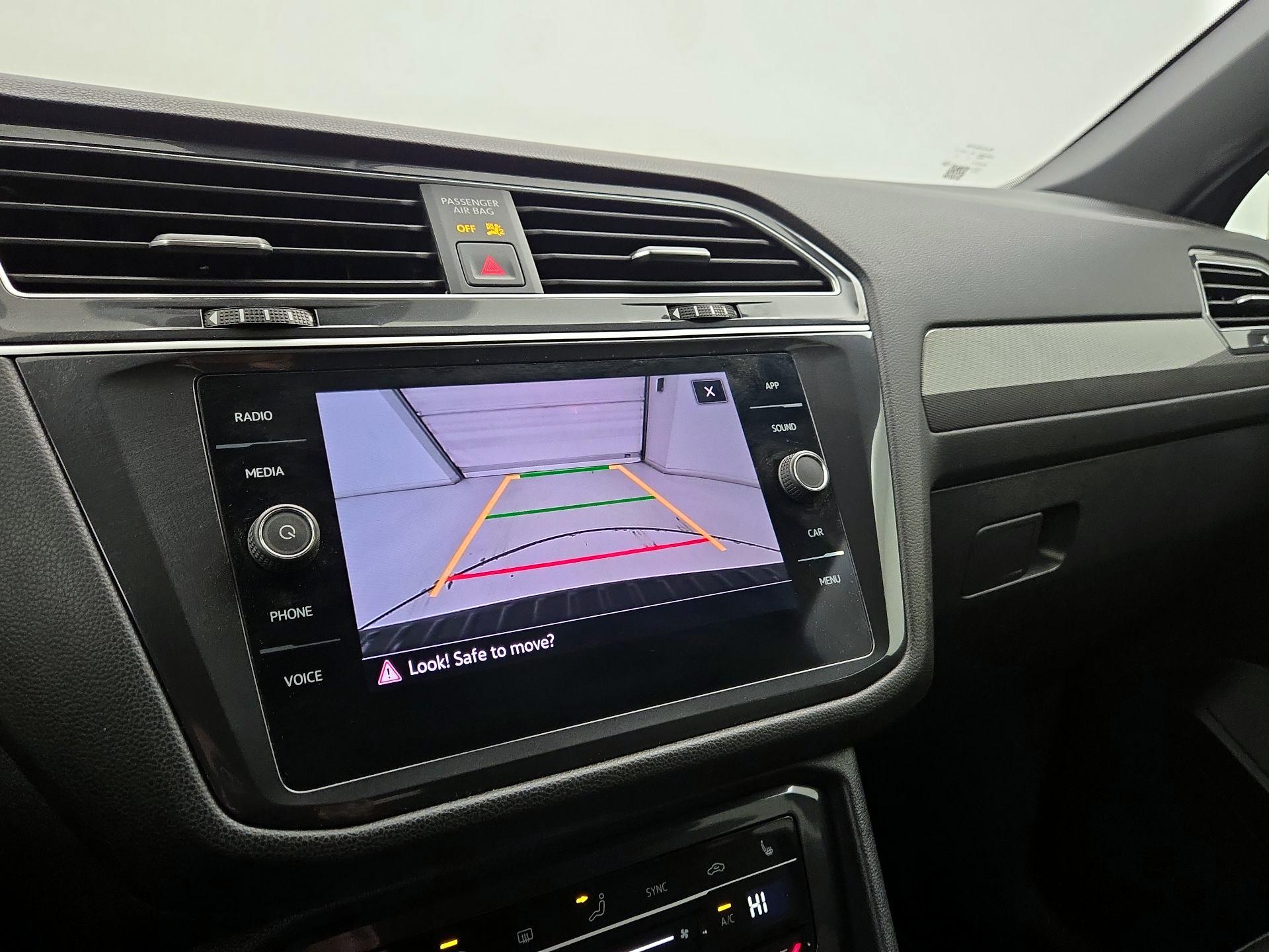 Thumbnail: 2023 Volkswagen Tiguan - 14