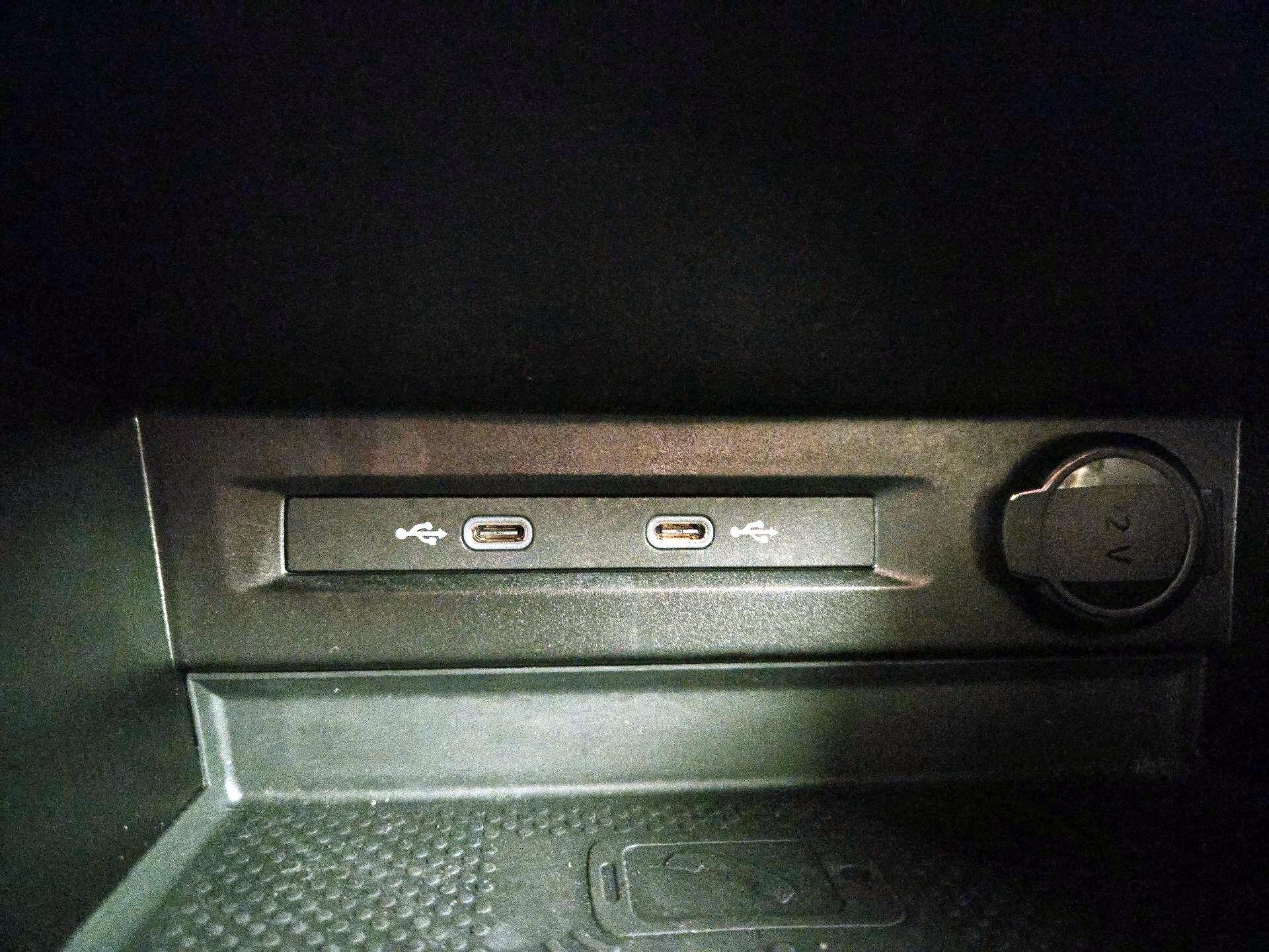 Thumbnail: 2023 Volkswagen Tiguan - 18