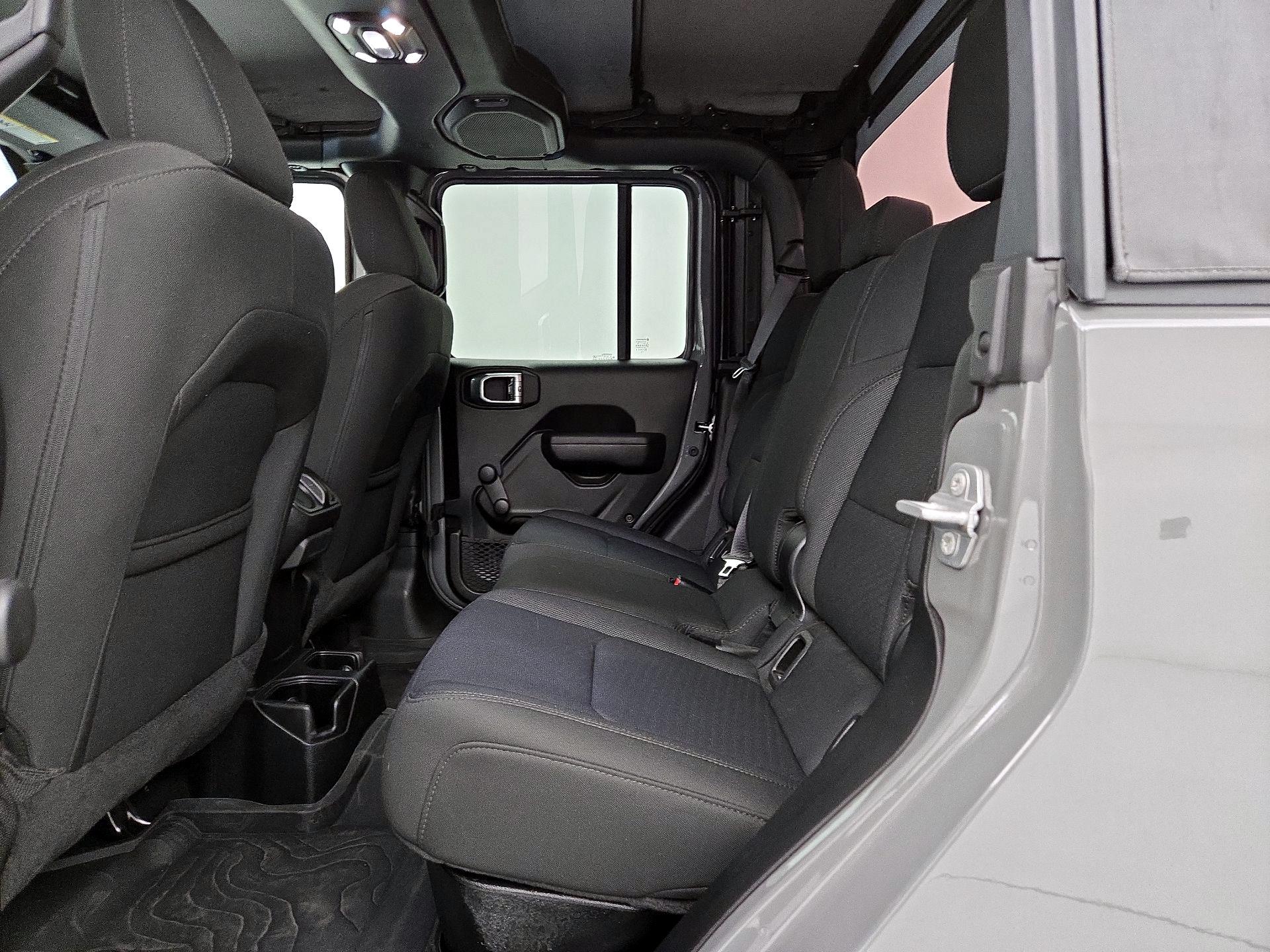 Thumbnail: 2022 Jeep Gladiator - 18