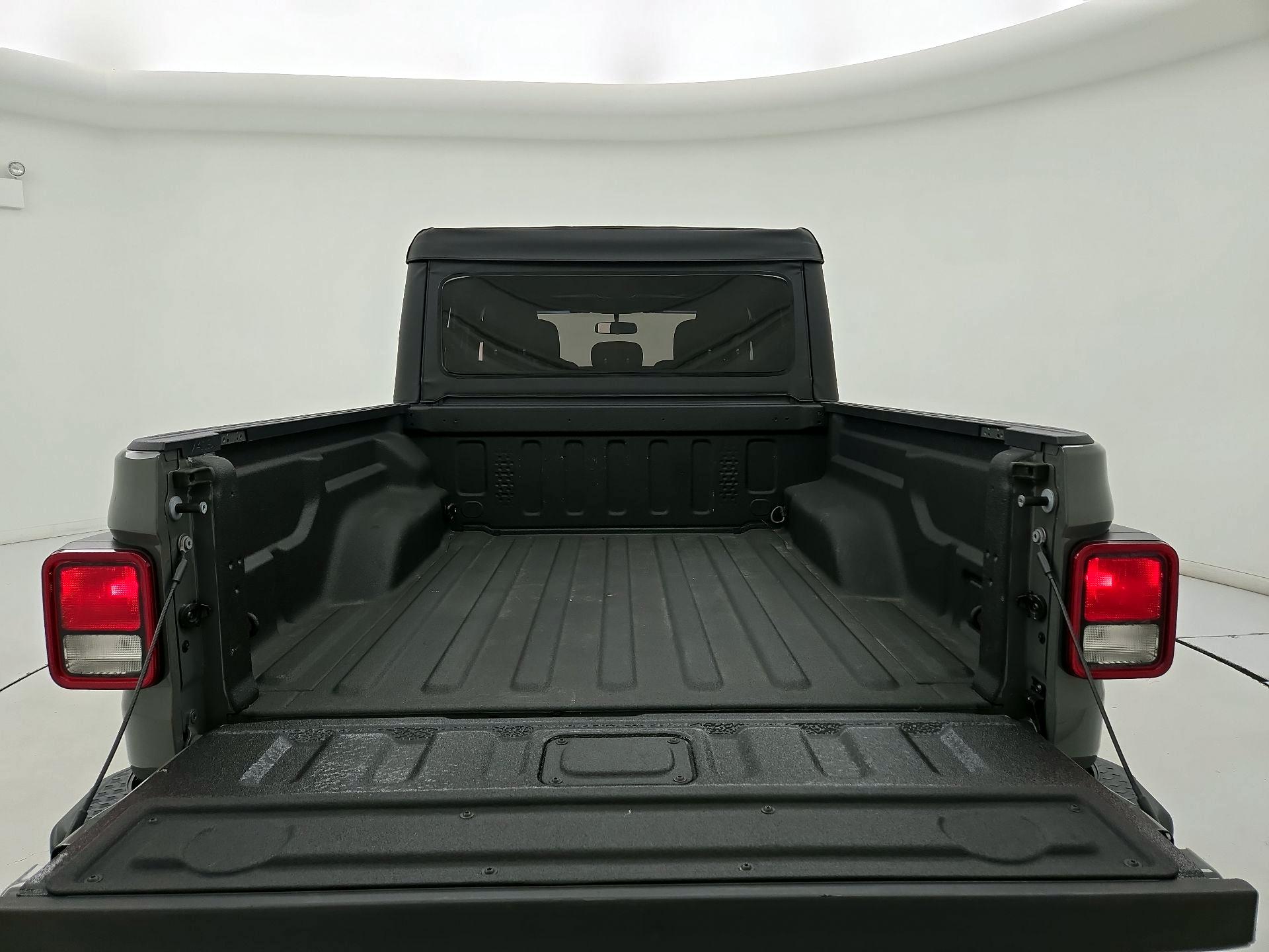 Thumbnail: 2022 Jeep Gladiator - 19