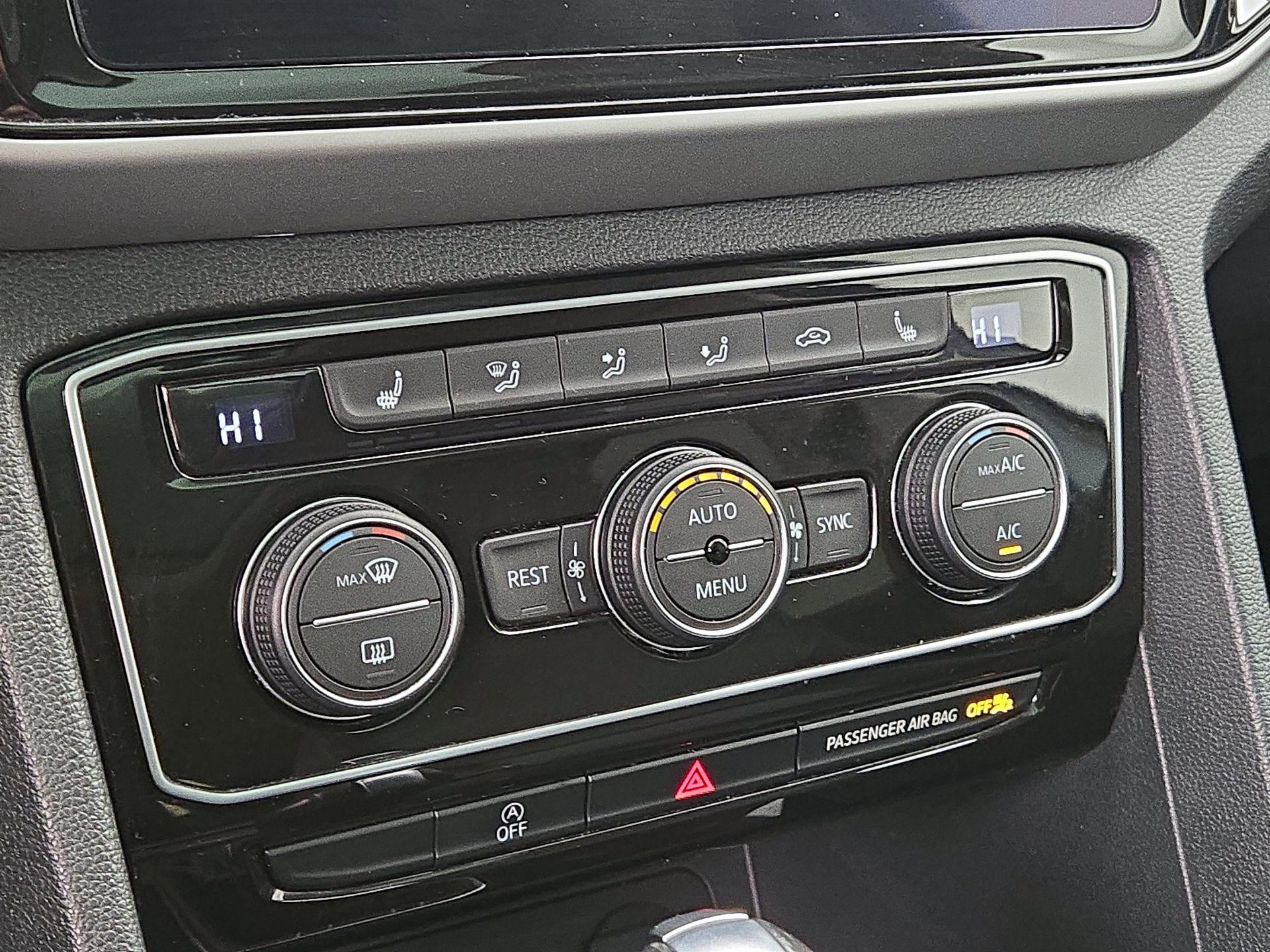 Thumbnail: 2022 Volkswagen Atlas - 16