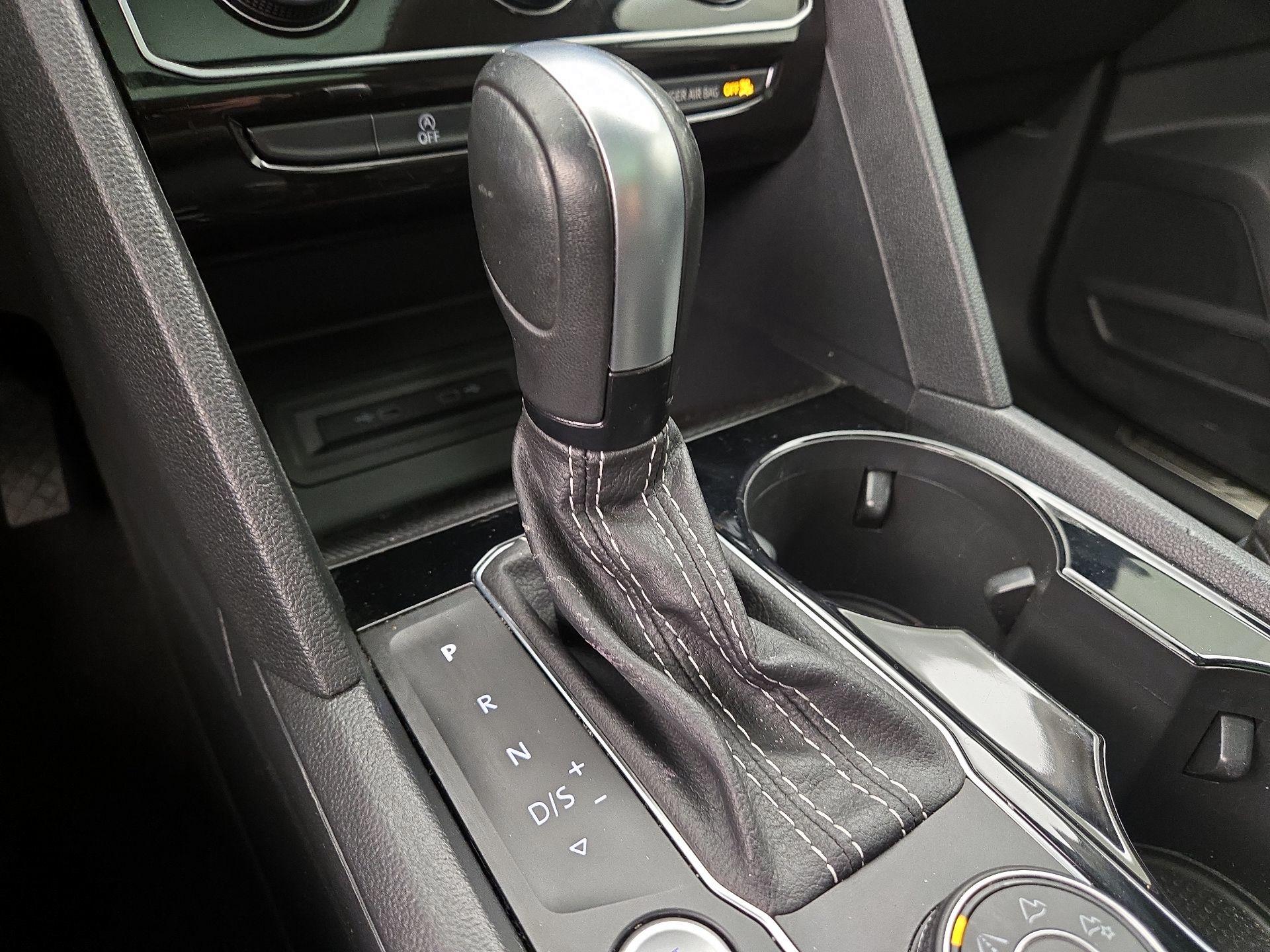 Thumbnail: 2022 Volkswagen Atlas - 17