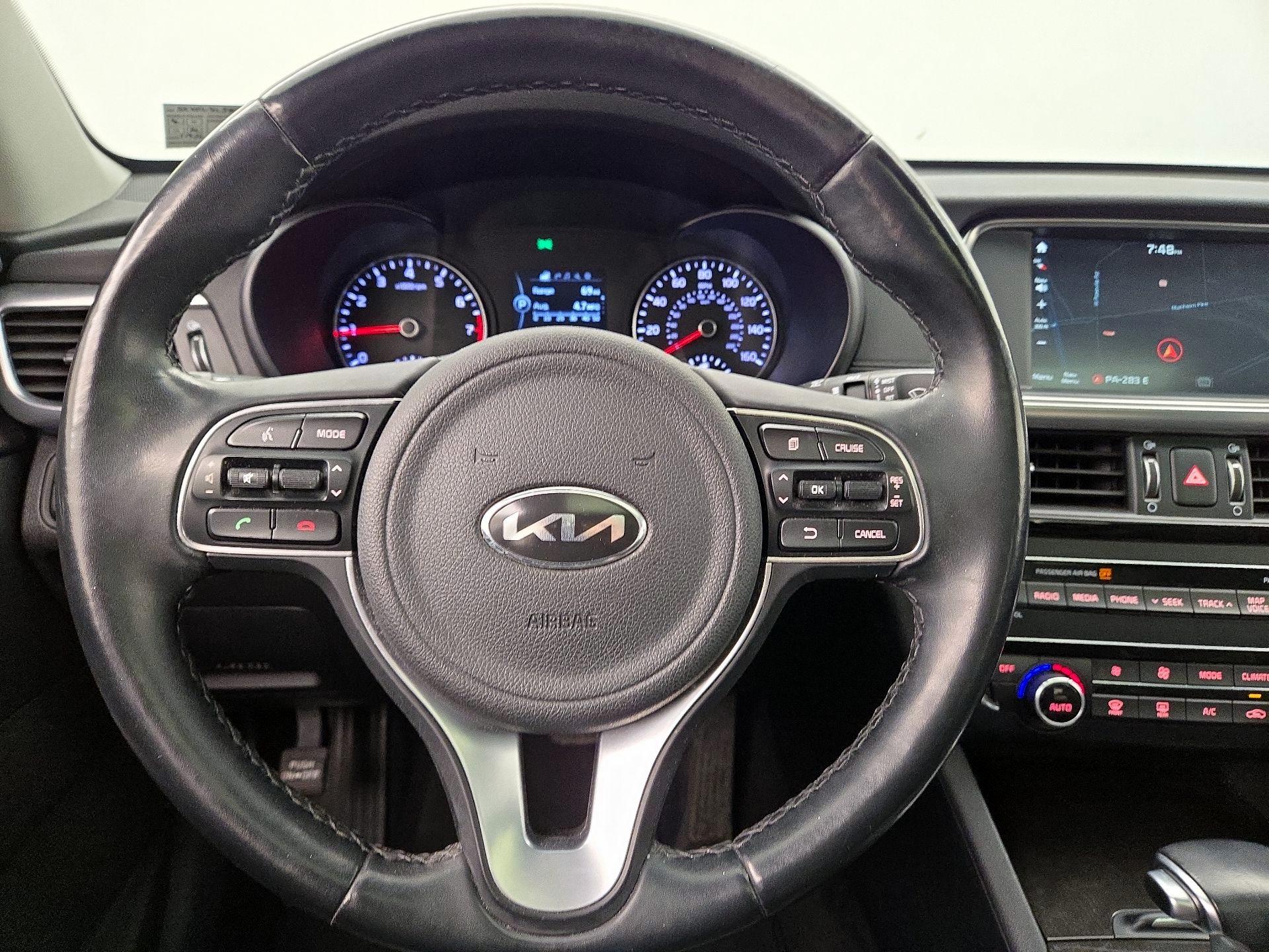 Thumbnail: 2016 Kia Optima - 10