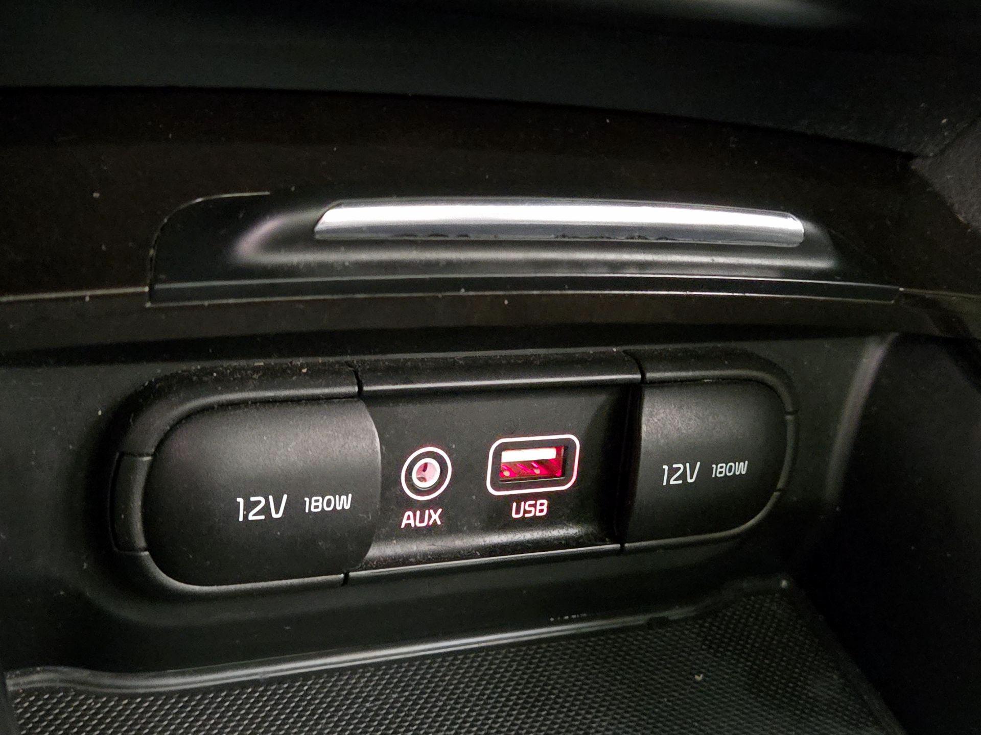 Thumbnail: 2016 Kia Optima - 18