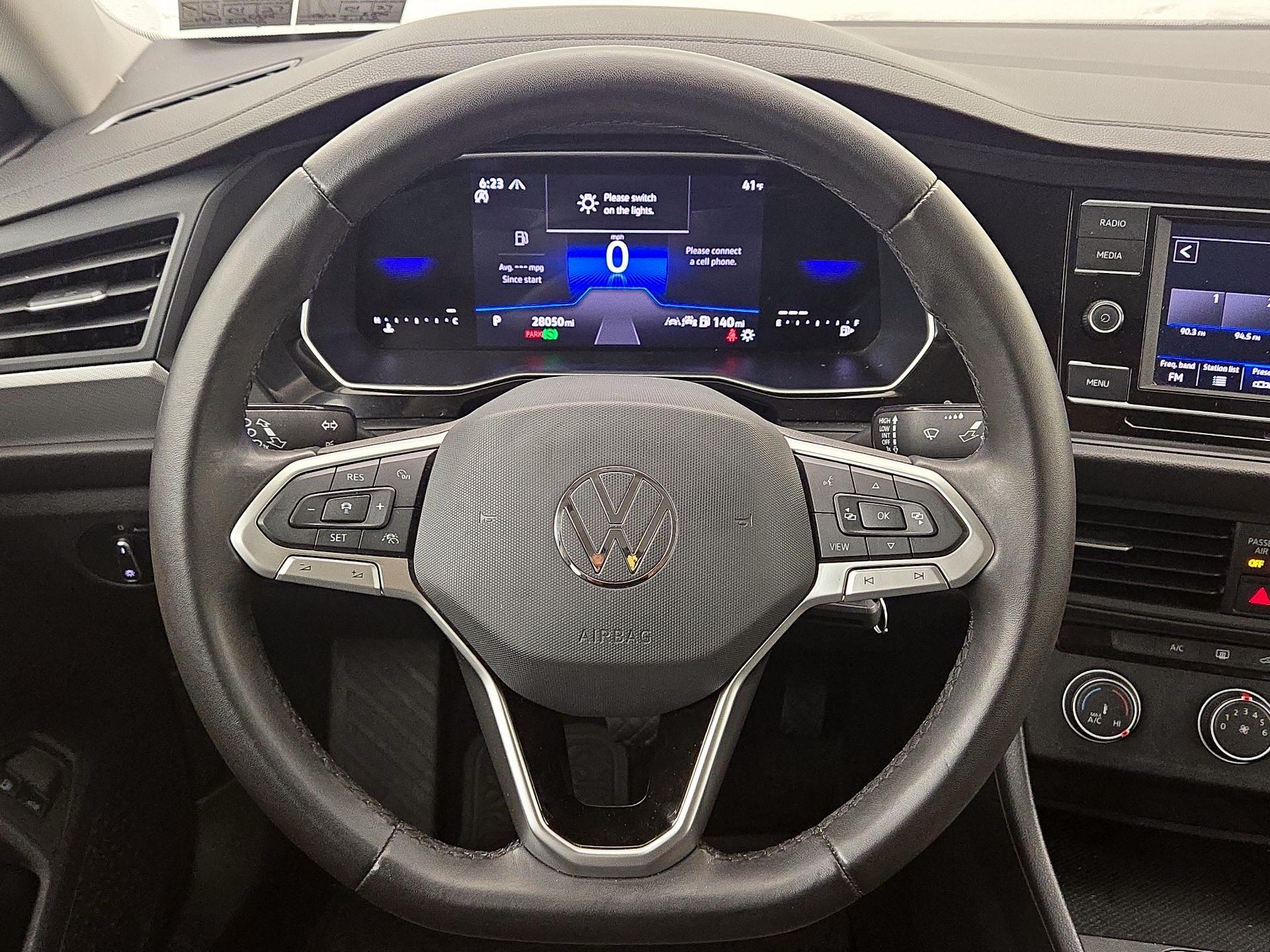 Thumbnail: 2024 Volkswagen Jetta - 10