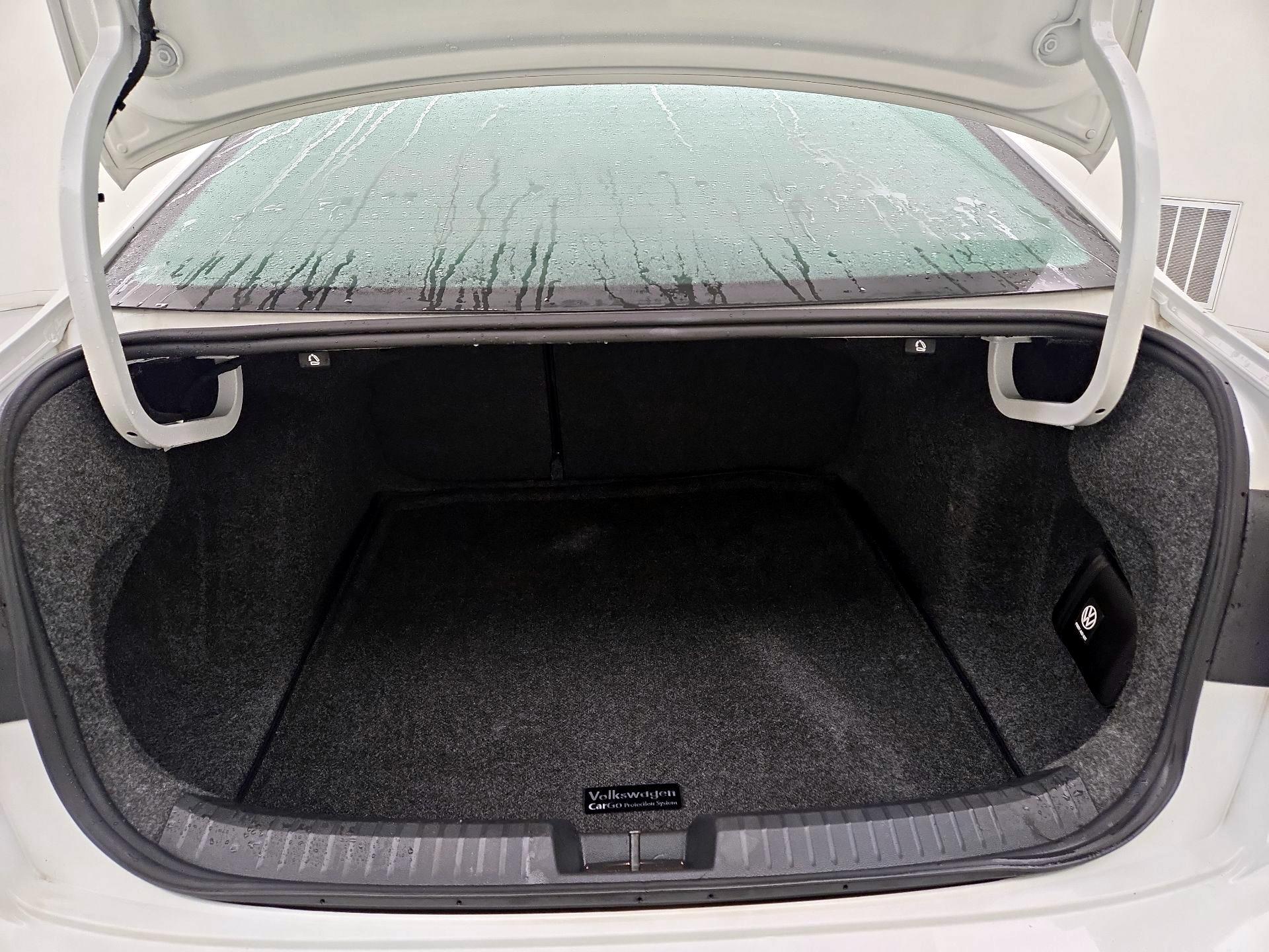 Thumbnail: 2024 Volkswagen Jetta - 19