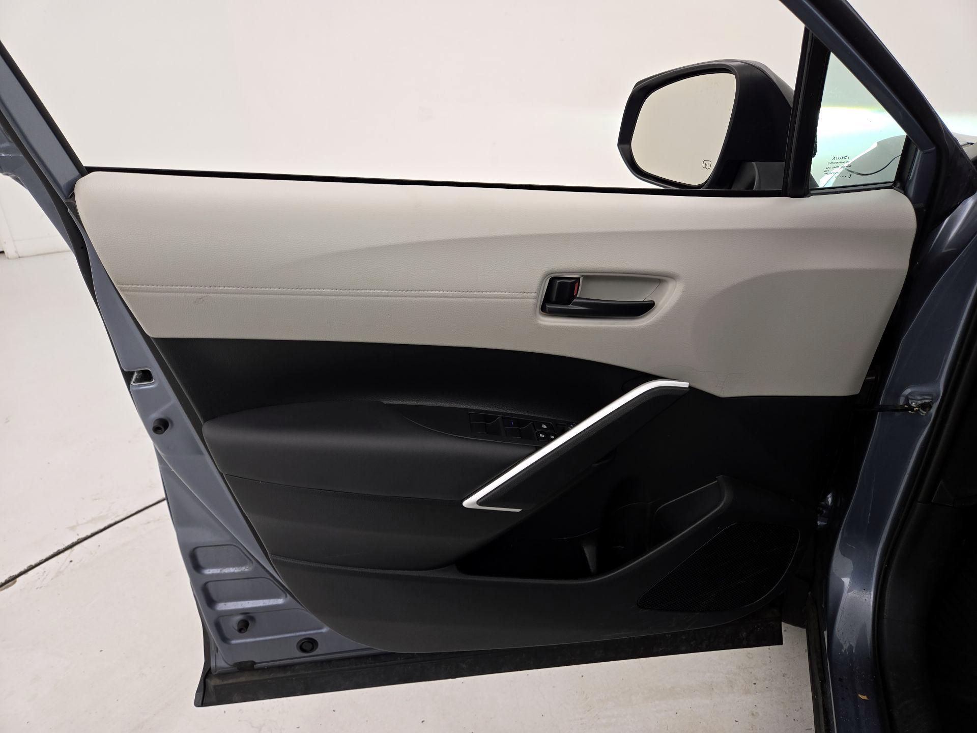 Thumbnail: 2022 Toyota Corolla Cross - 12