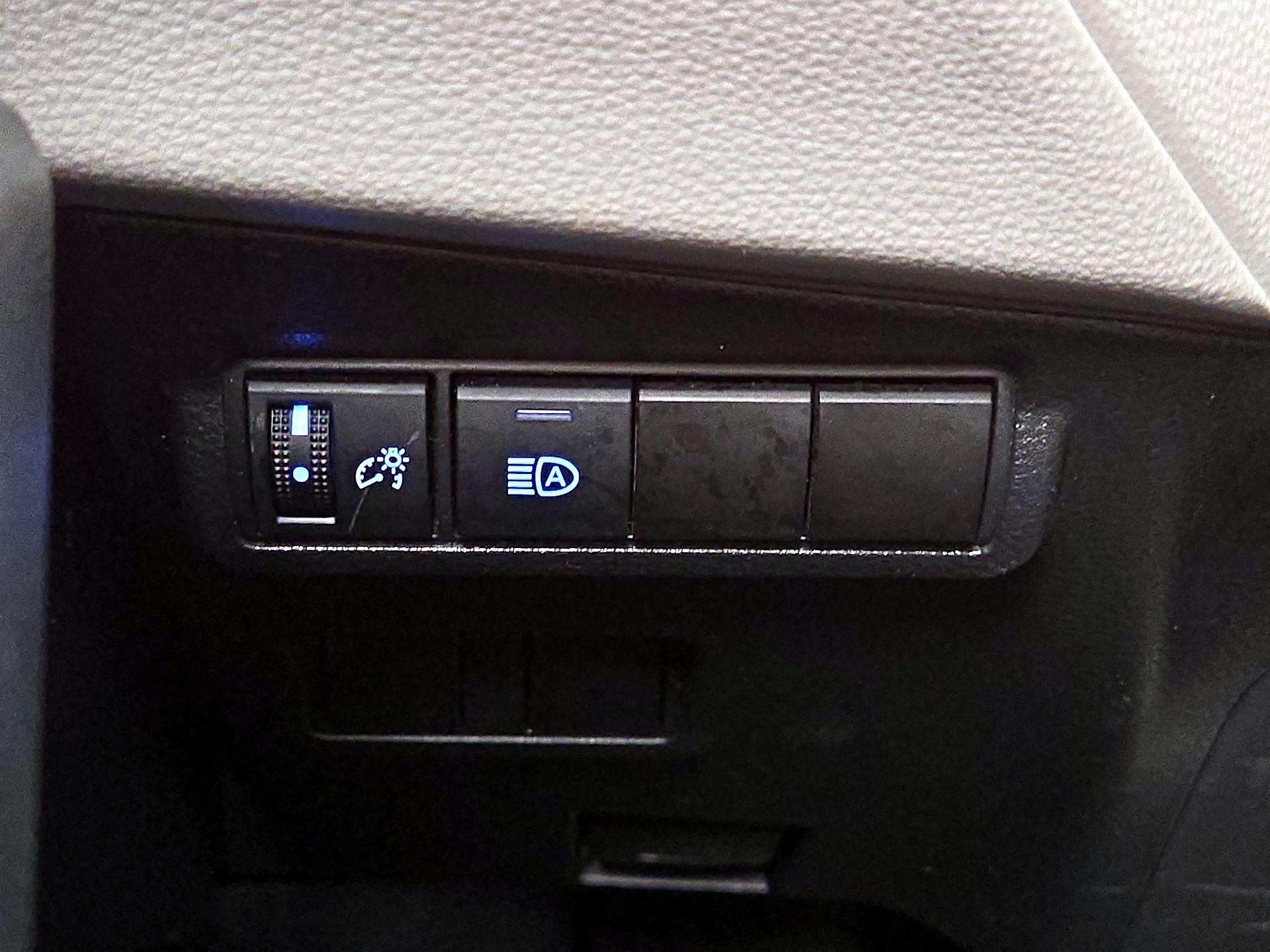 Thumbnail: 2022 Toyota Corolla Cross - 13