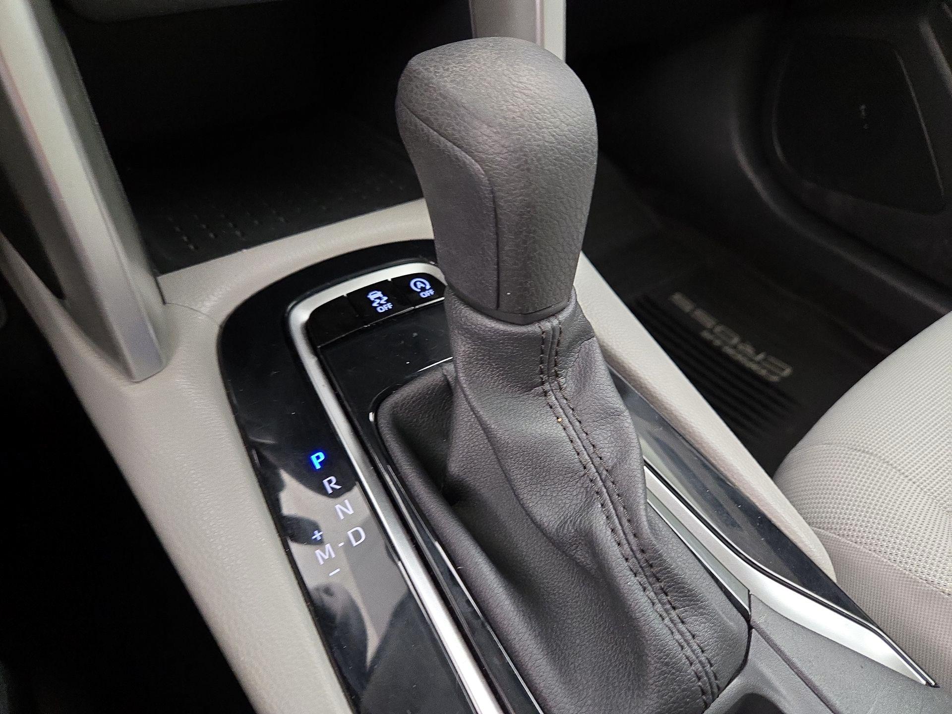 Thumbnail: 2022 Toyota Corolla Cross - 17