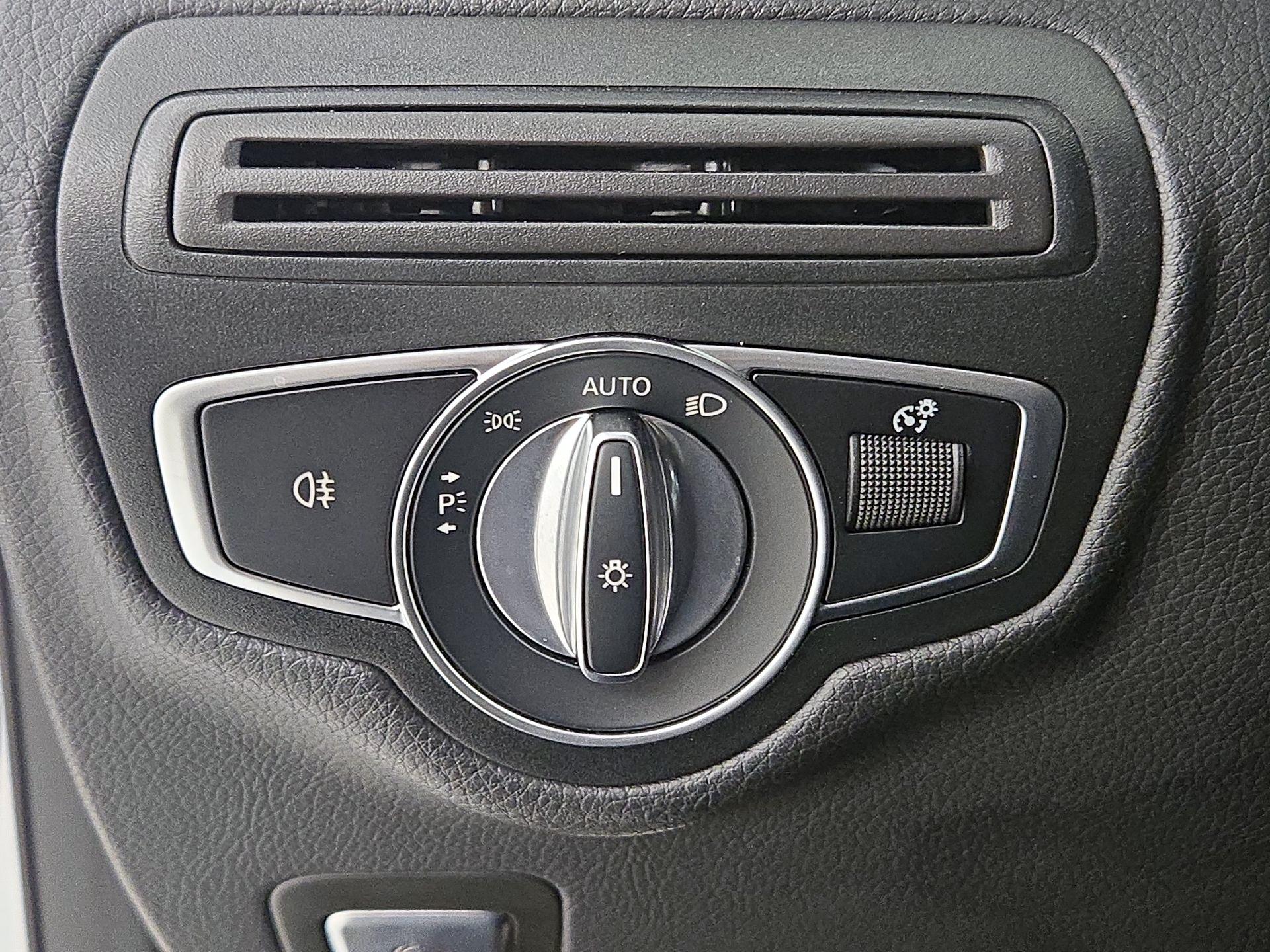 Thumbnail: 2022 Mercedes-Benz GLC - 13