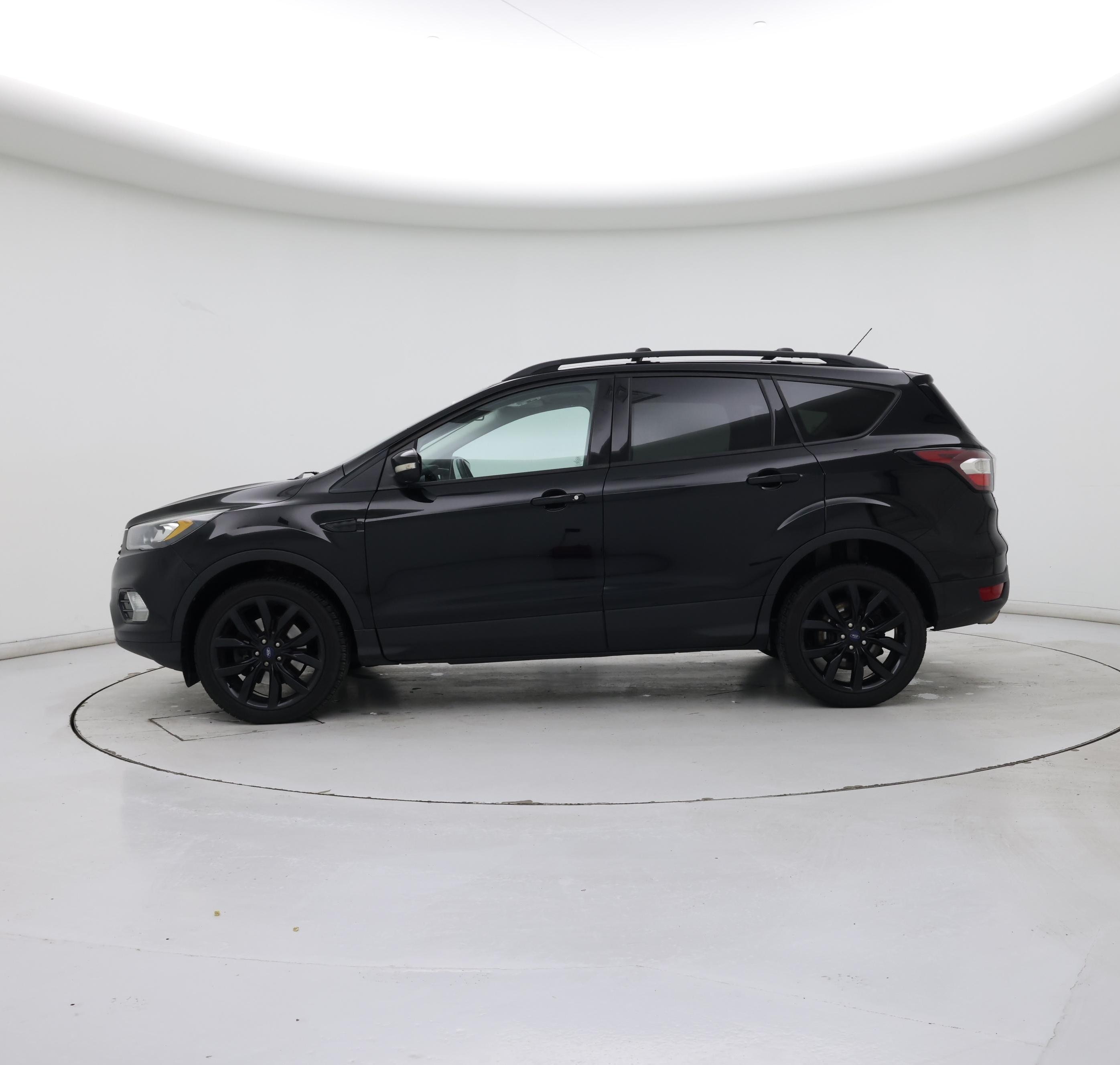 Thumbnail: 2017 Ford Escape - 3