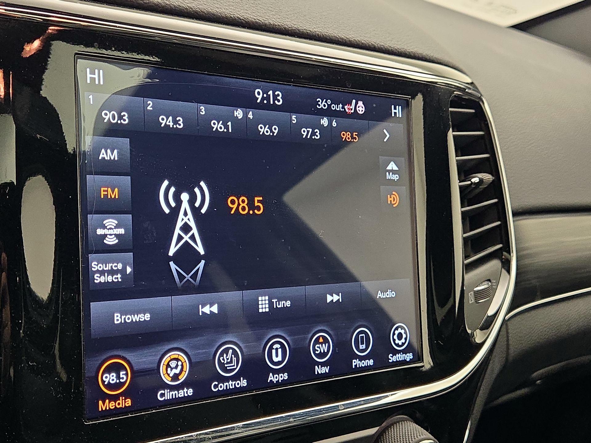 Thumbnail: 2019 Jeep Grand Cherokee - 15