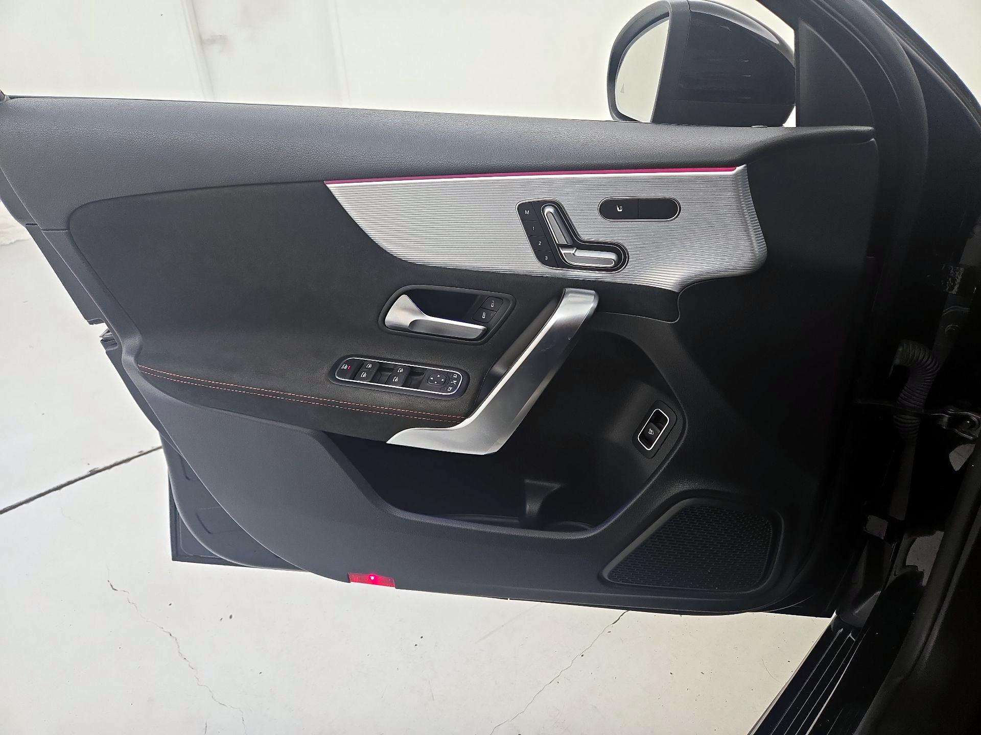 Thumbnail: 2022 Mercedes-Benz A-Class - 12