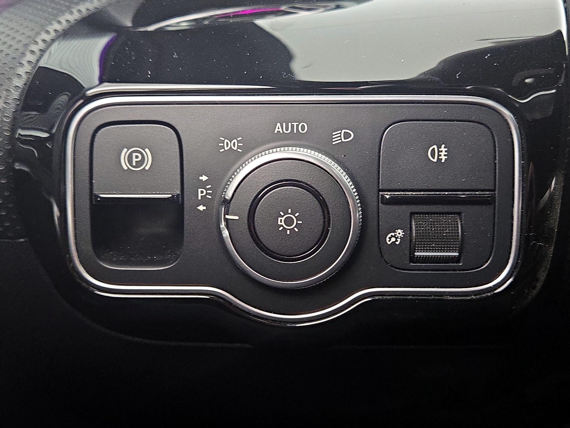 Thumbnail: 2022 Mercedes-Benz A-Class - 13