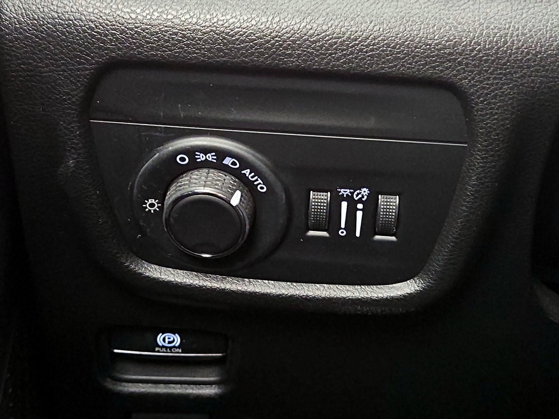 Thumbnail: 2023 Jeep Grand Cherokee - 13