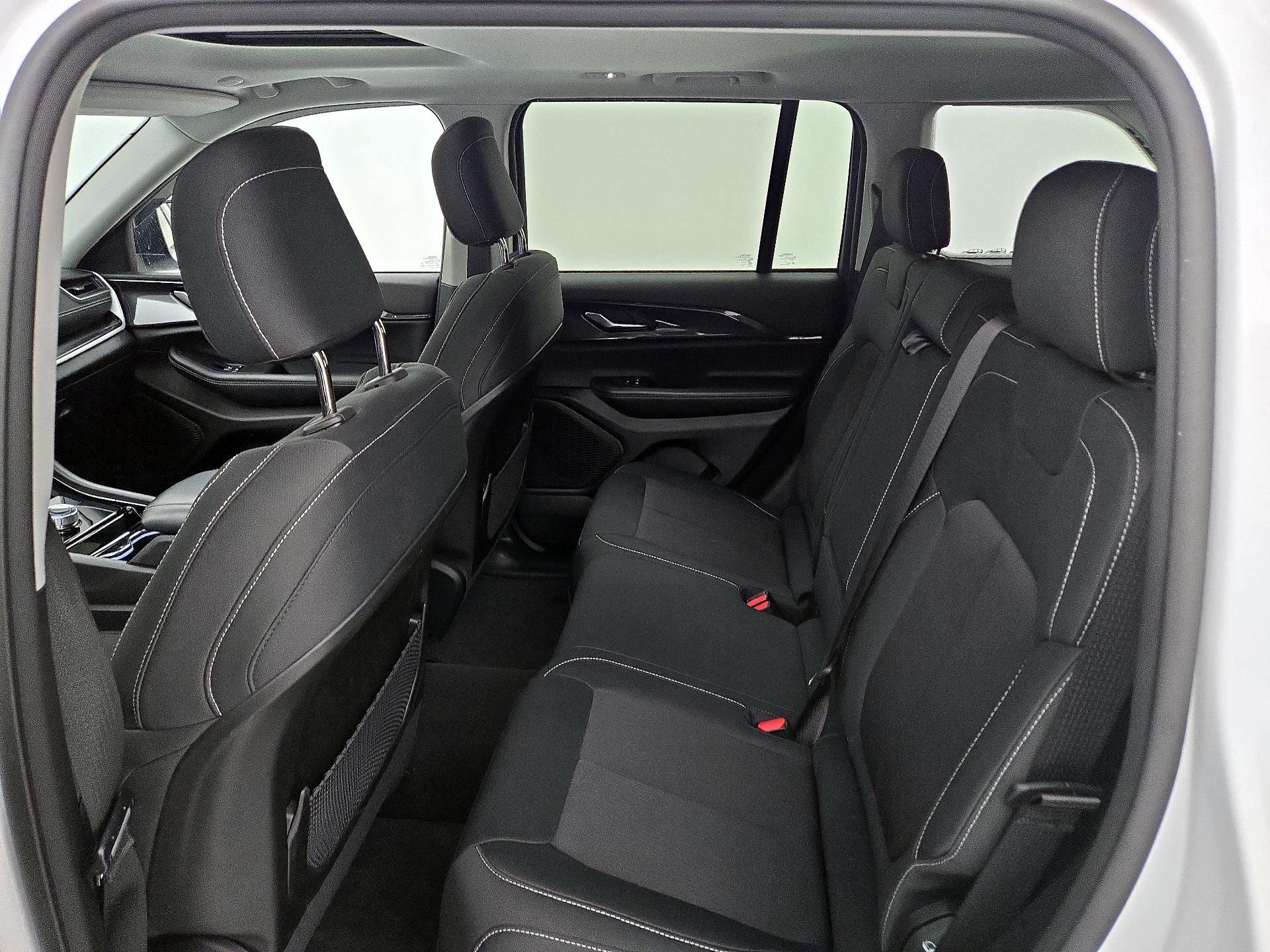 Thumbnail: 2023 Jeep Grand Cherokee - 20