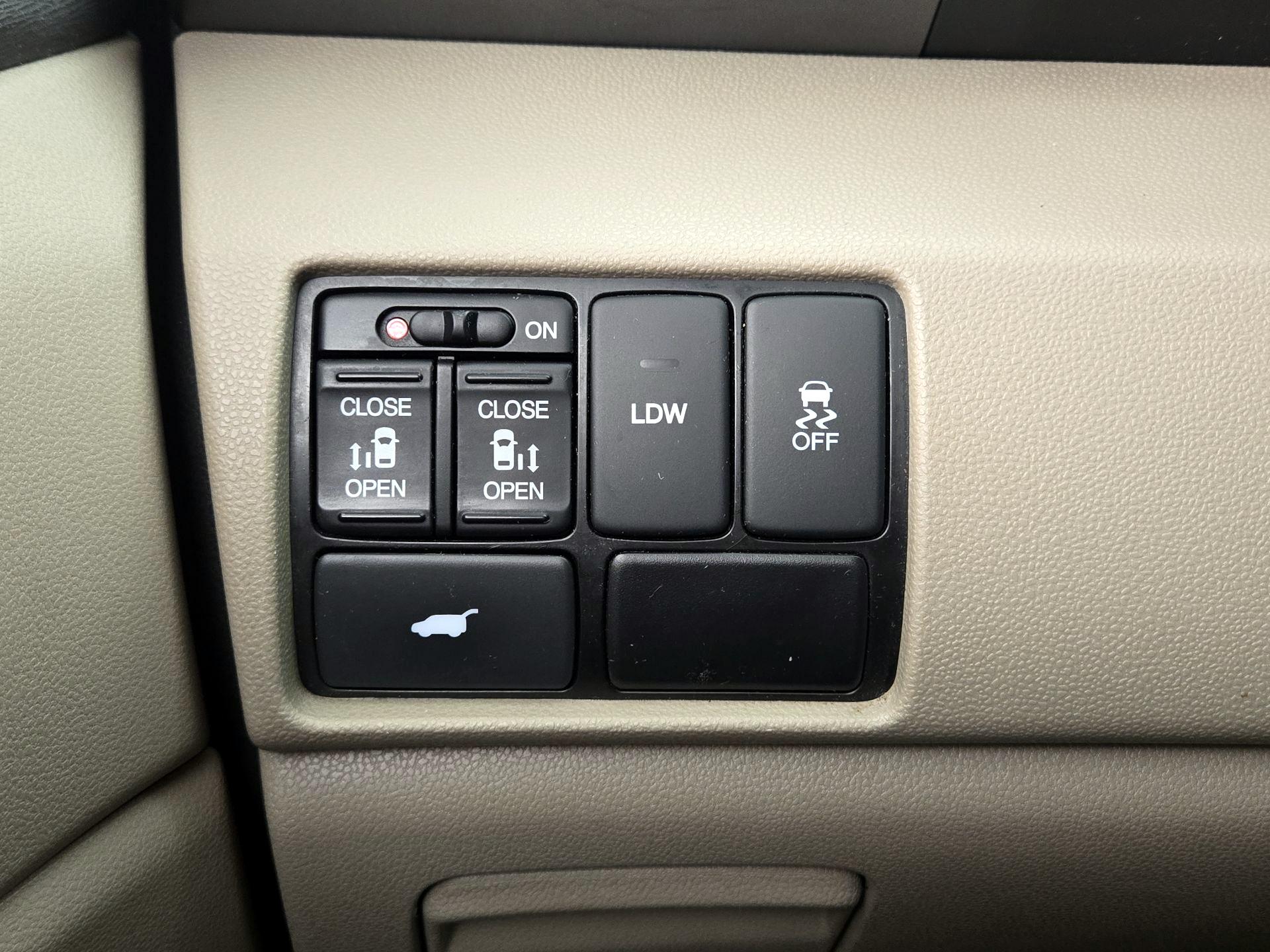 Thumbnail: 2014 Honda Odyssey - 13