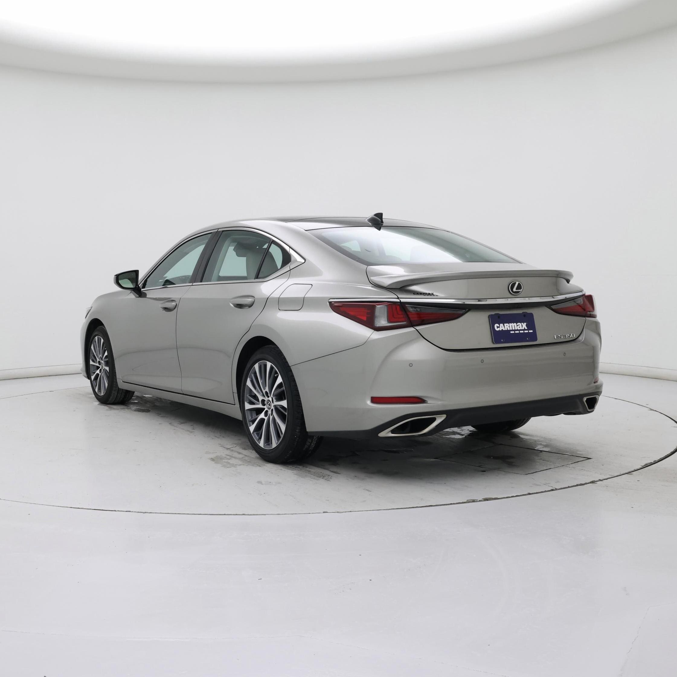 Thumbnail: 2021 Lexus ES - 2