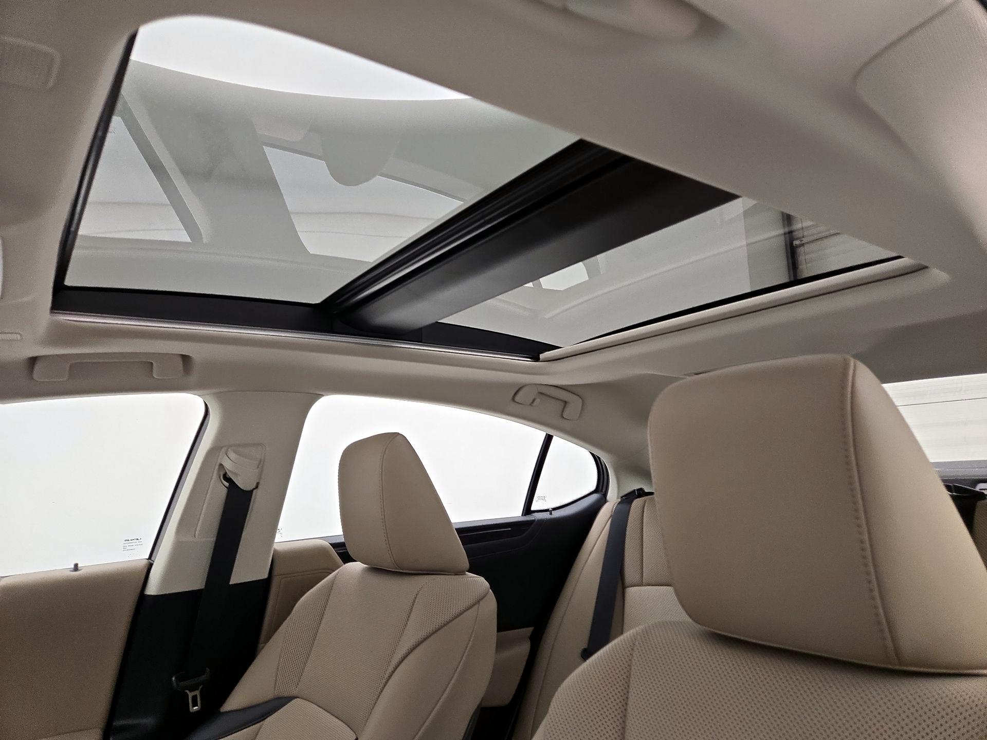 Thumbnail: 2021 Lexus ES - 20