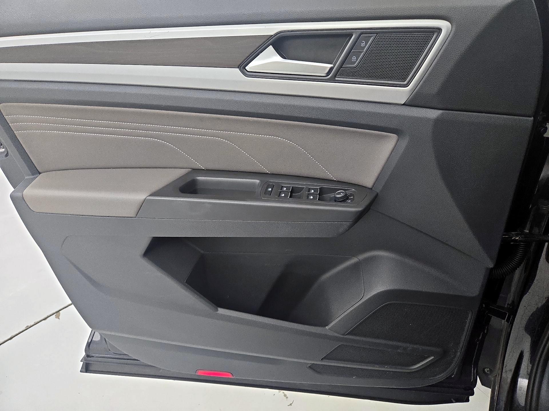 Thumbnail: 2022 Volkswagen Atlas - 12