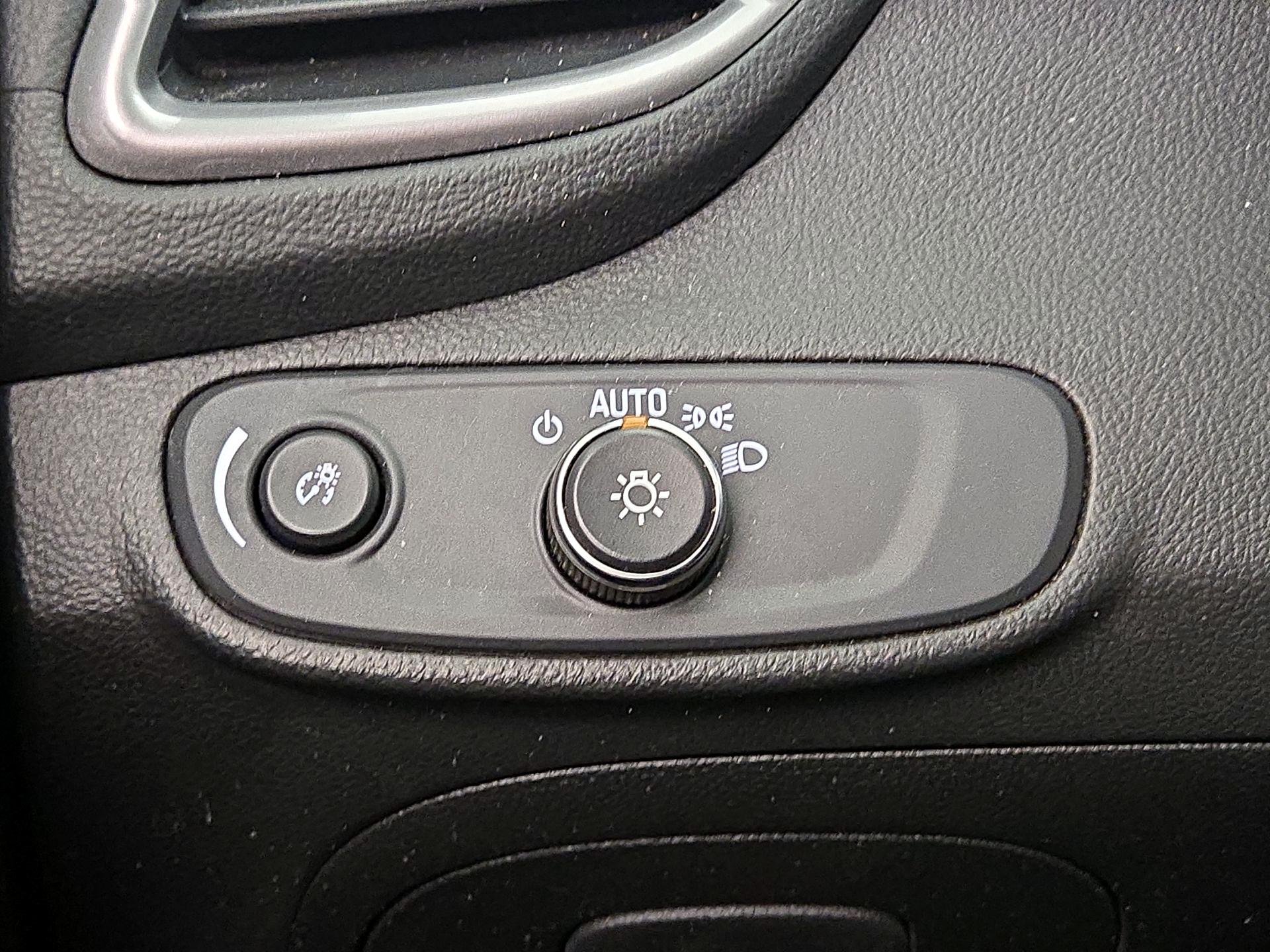 Thumbnail: 2021 Chevrolet Trax - 13