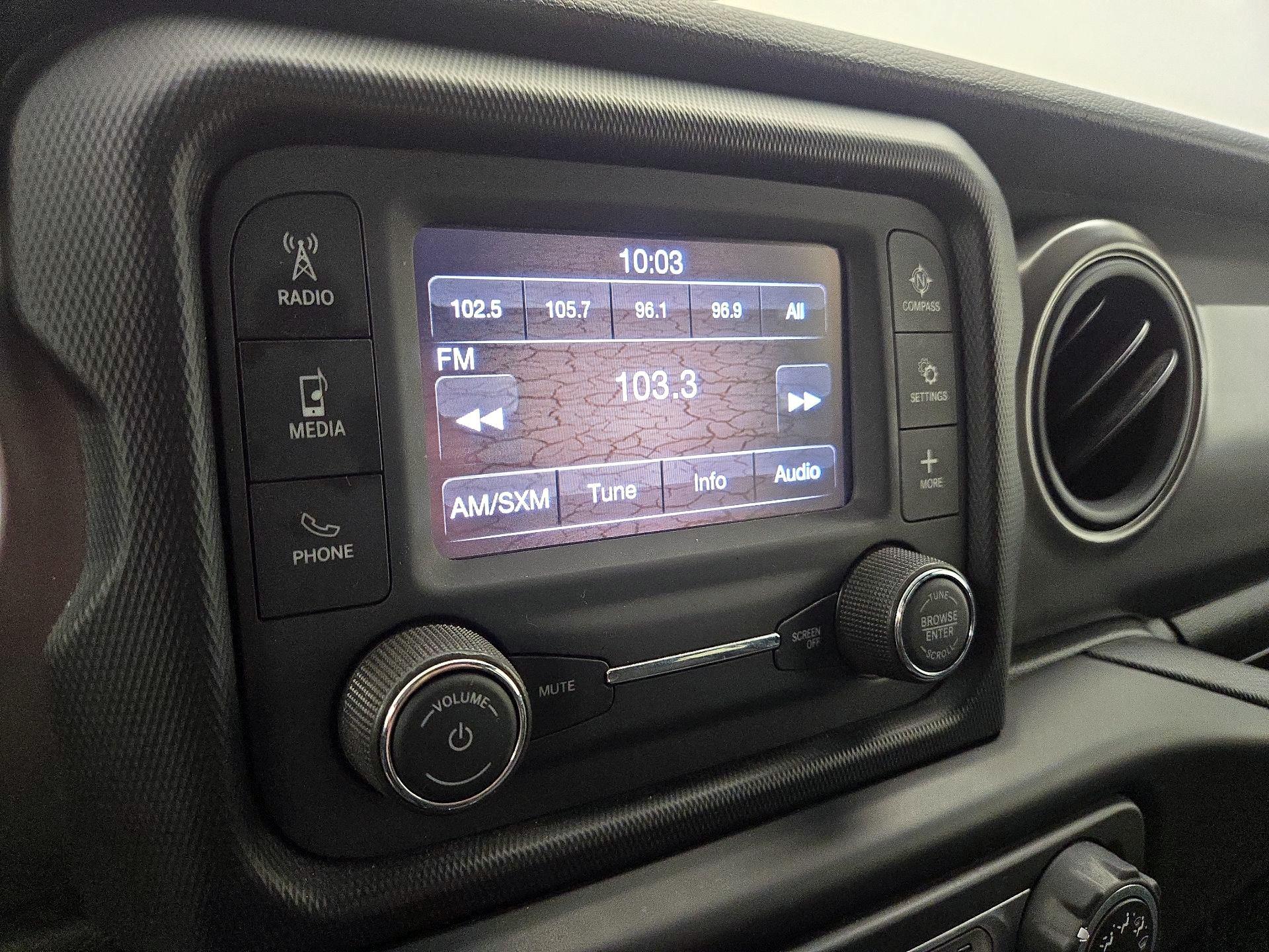 Thumbnail: 2021 Jeep Gladiator - 15