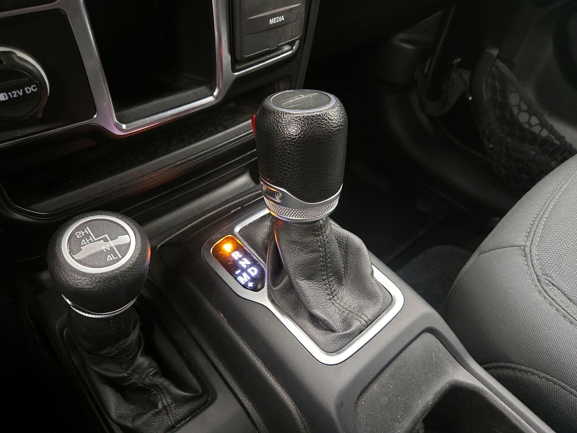 Thumbnail: 2021 Jeep Gladiator - 17